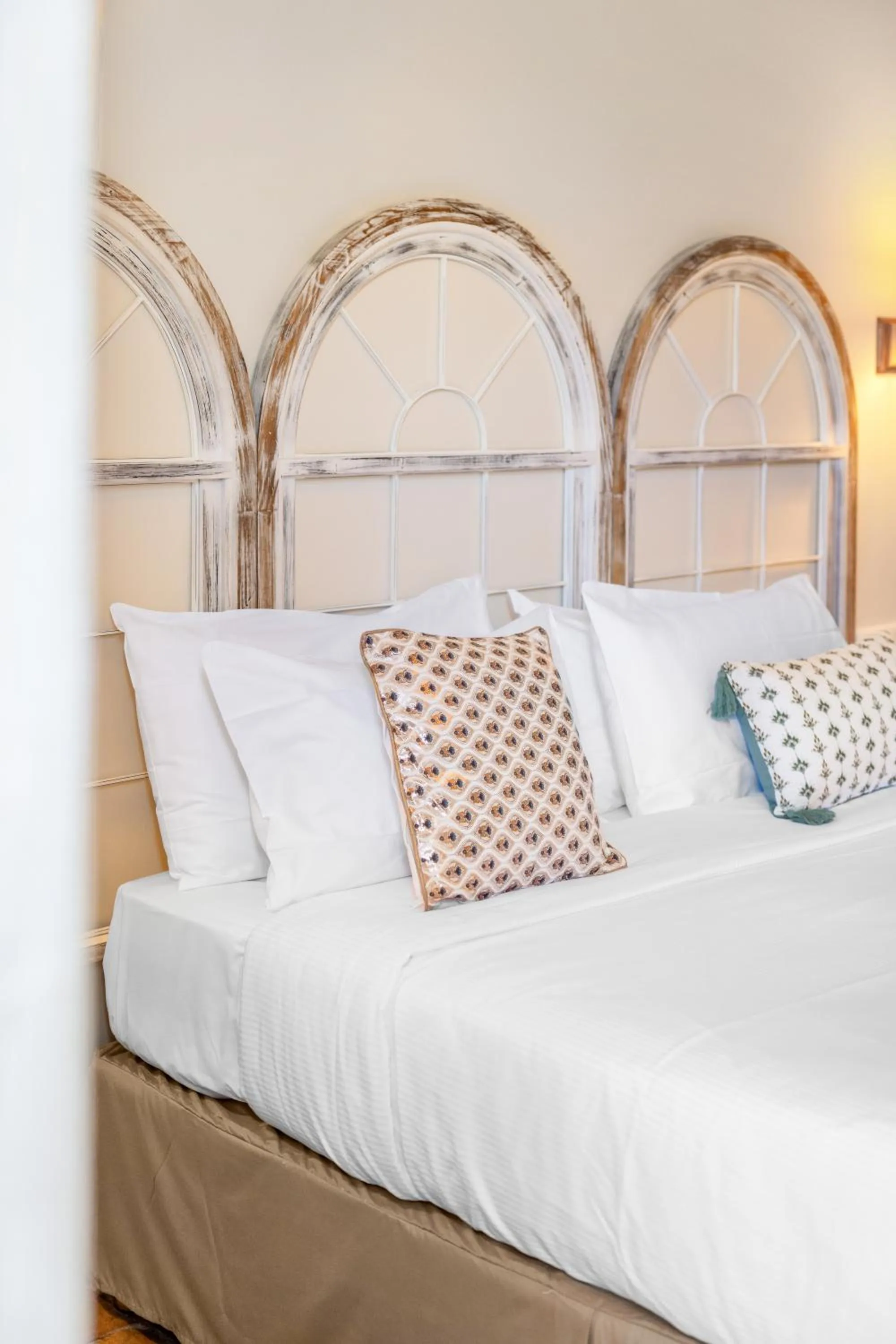 Decorative detail, Bed in Hôtel La Villa Sainte Valérie Adults Only