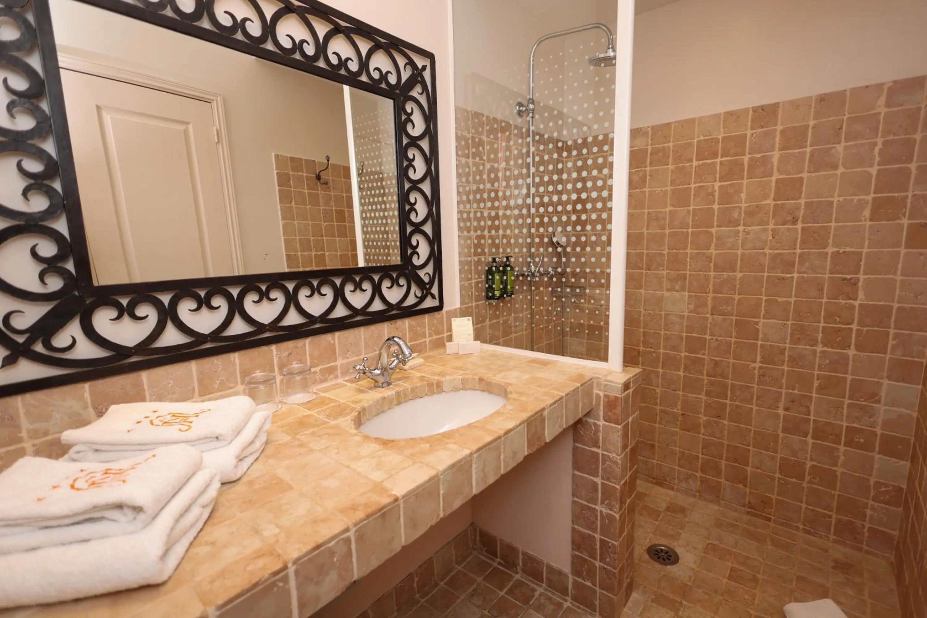 Bathroom in Hôtel La Villa Sainte Valérie Adults Only