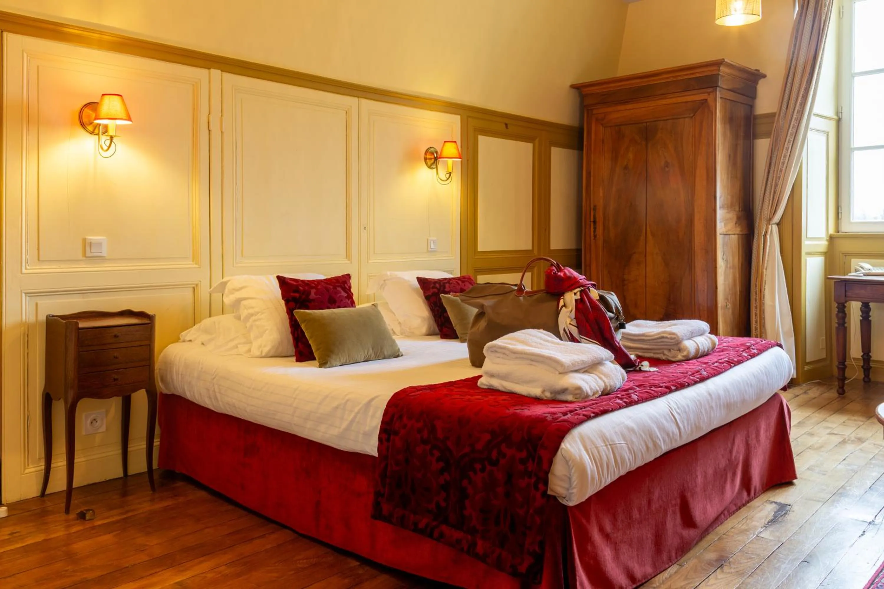 Bed in Château Hôtel Du Colombier