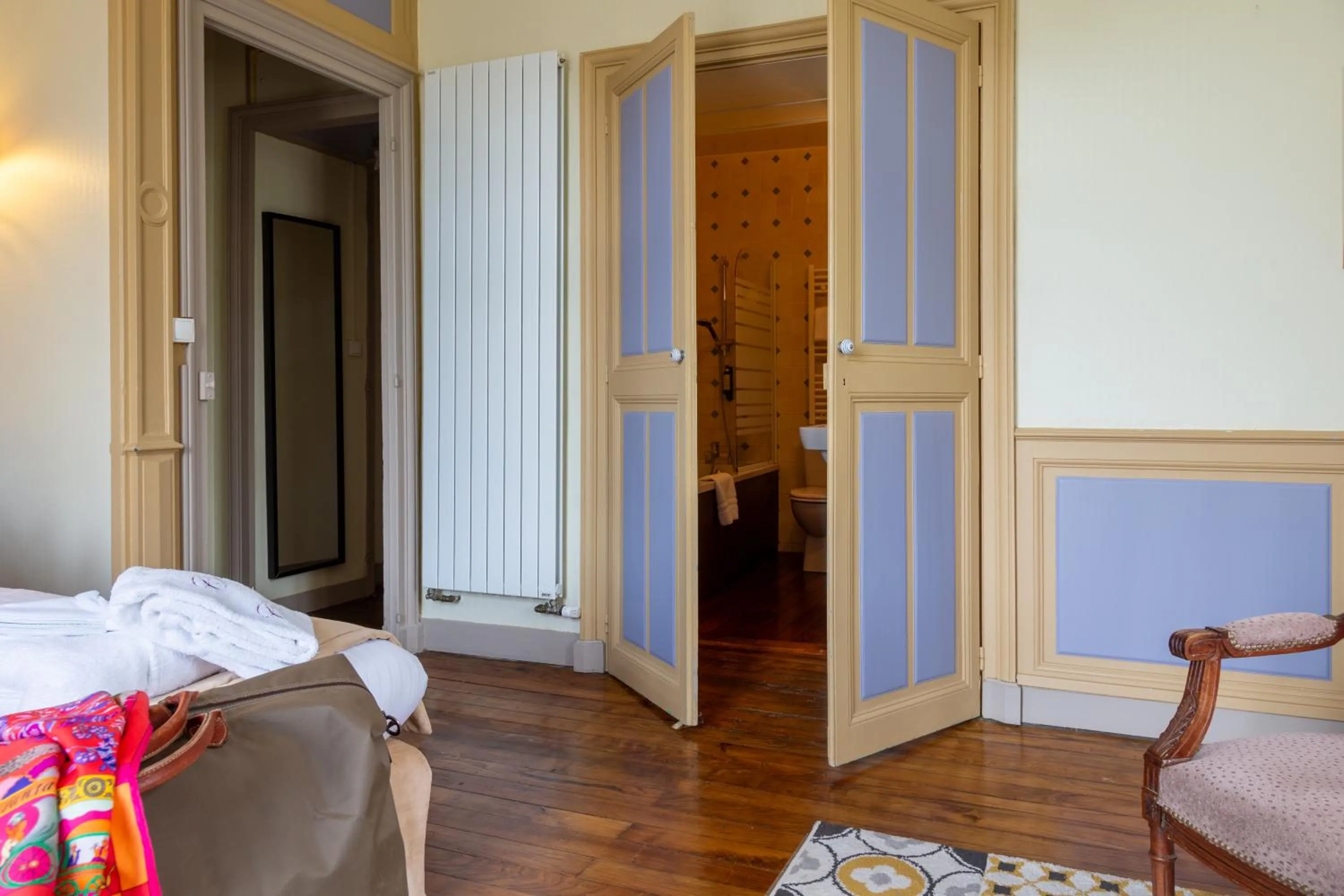 Bed in Château Hôtel Du Colombier