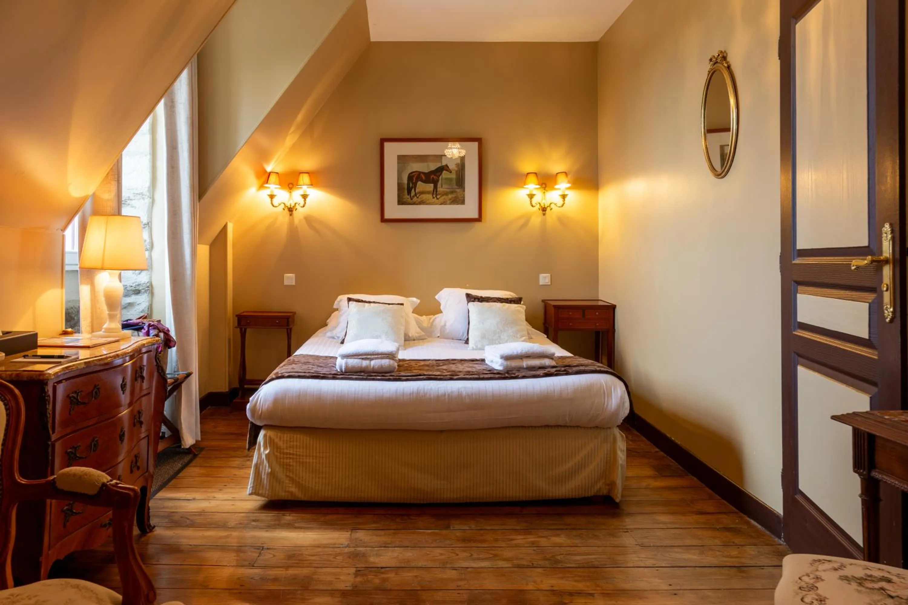 Bed in Château Hôtel Du Colombier