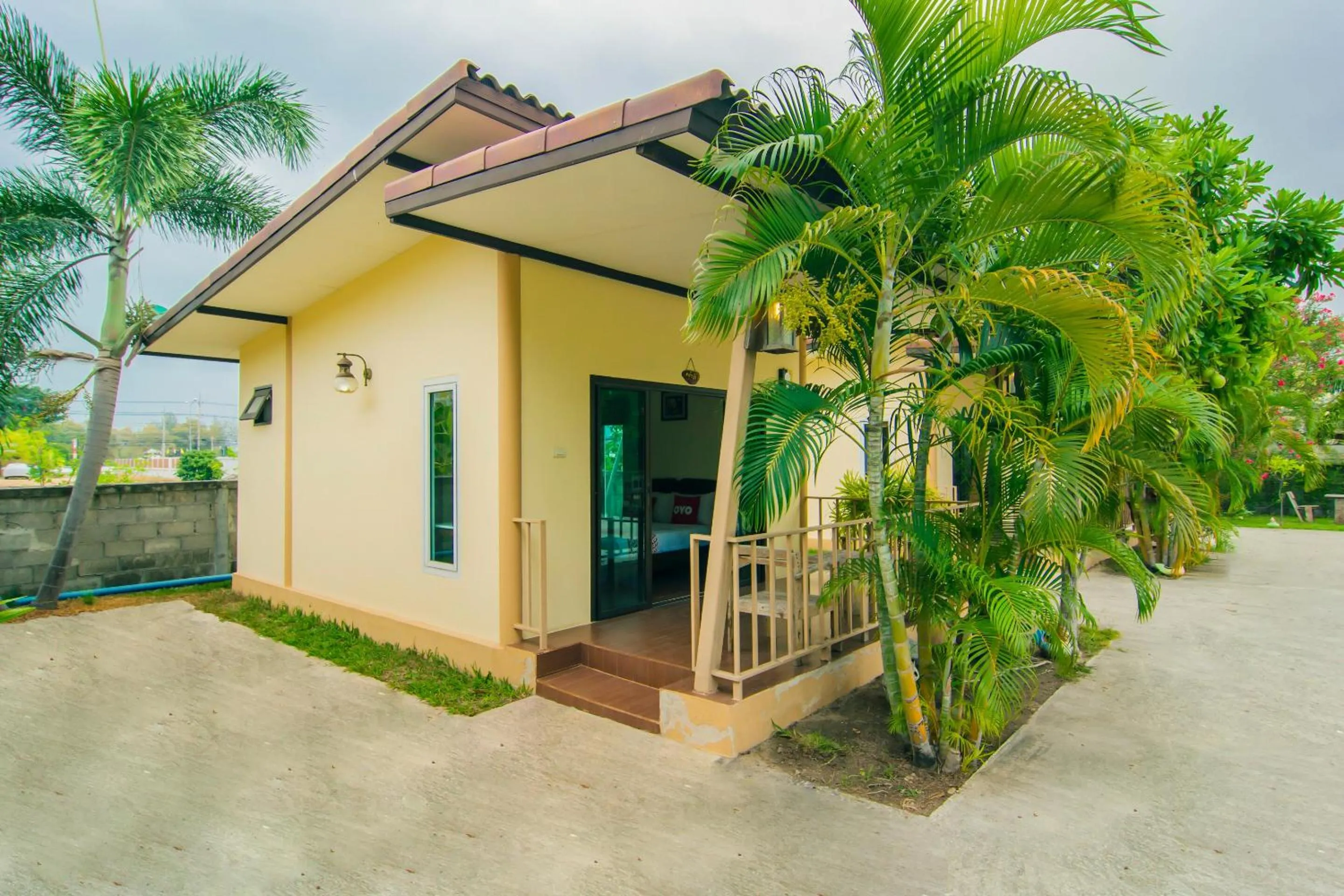 Bedroom in OYO 607 Nawang Resort