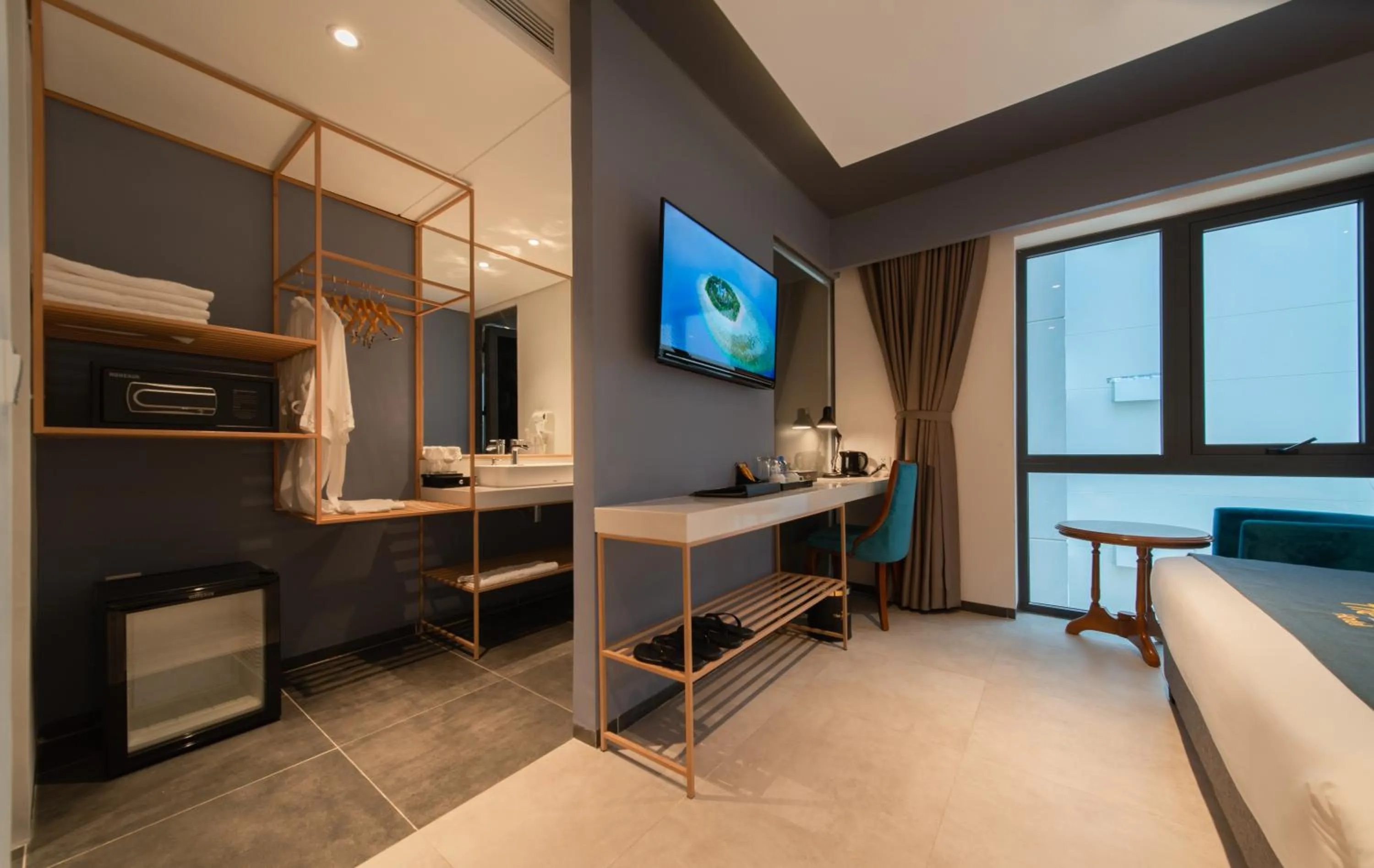 hair dresser, Bed in The Time Hotel