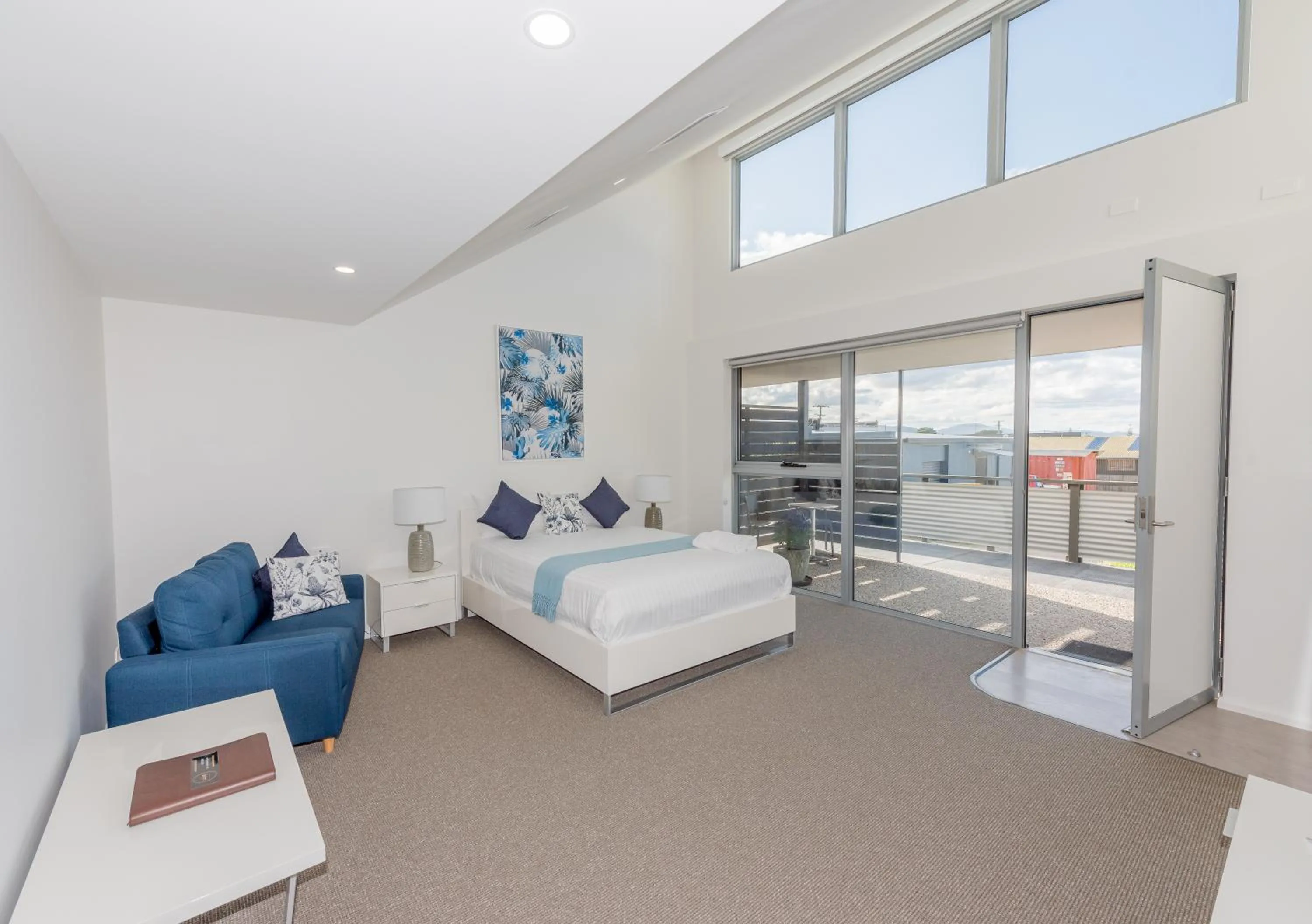 Bedroom, Bed in The Hub Bicheno