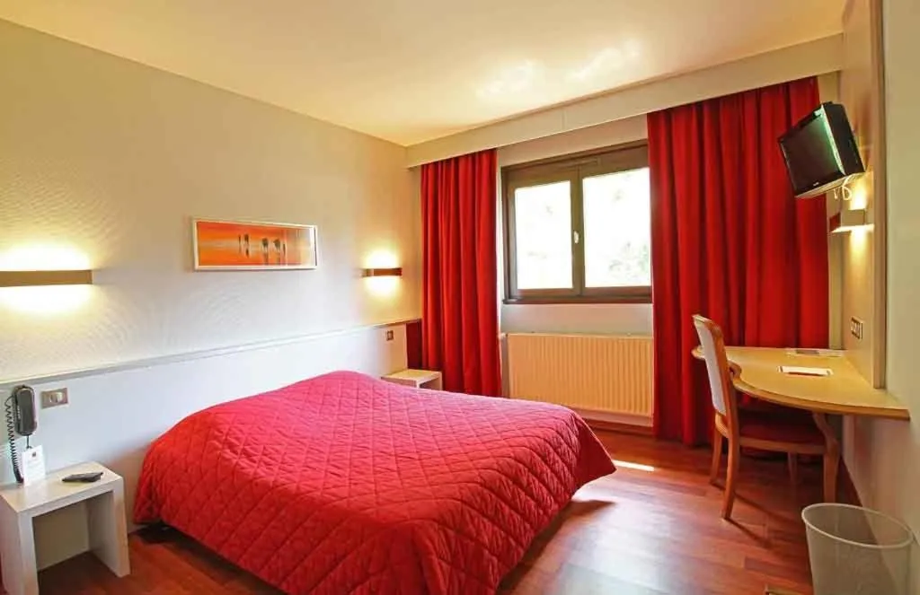 Photo of the whole room in Sud Hotel