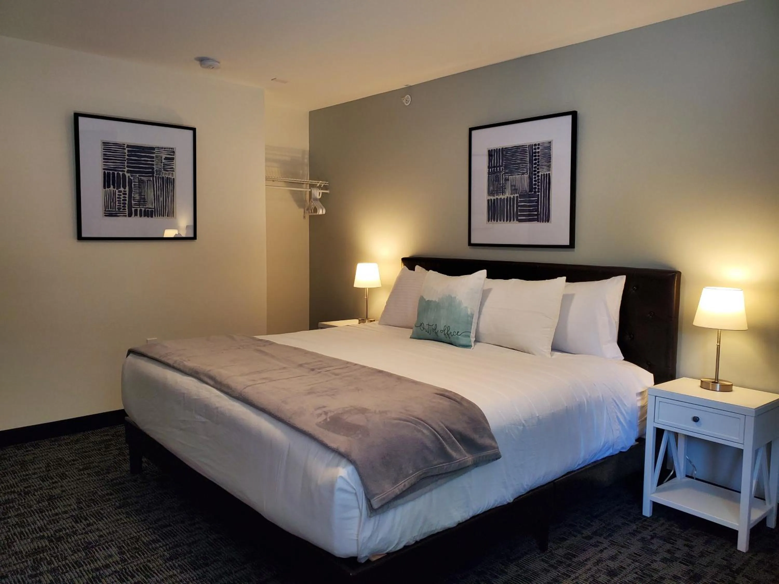 Bedroom, Bed in Anchorage Motel