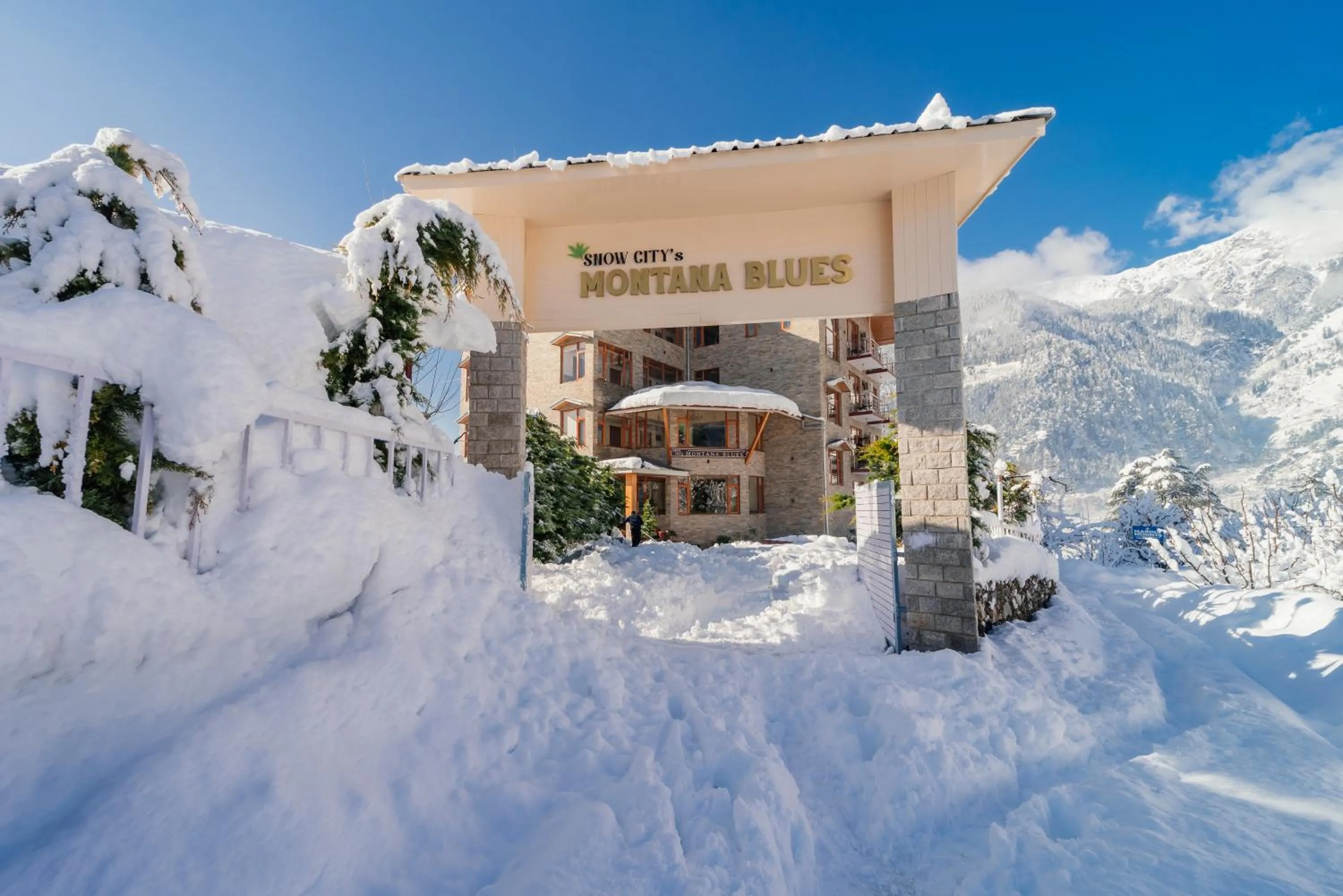 Property building in Snow City's Montana Blues Resort Manali - Heated & Air-Cooled Stay