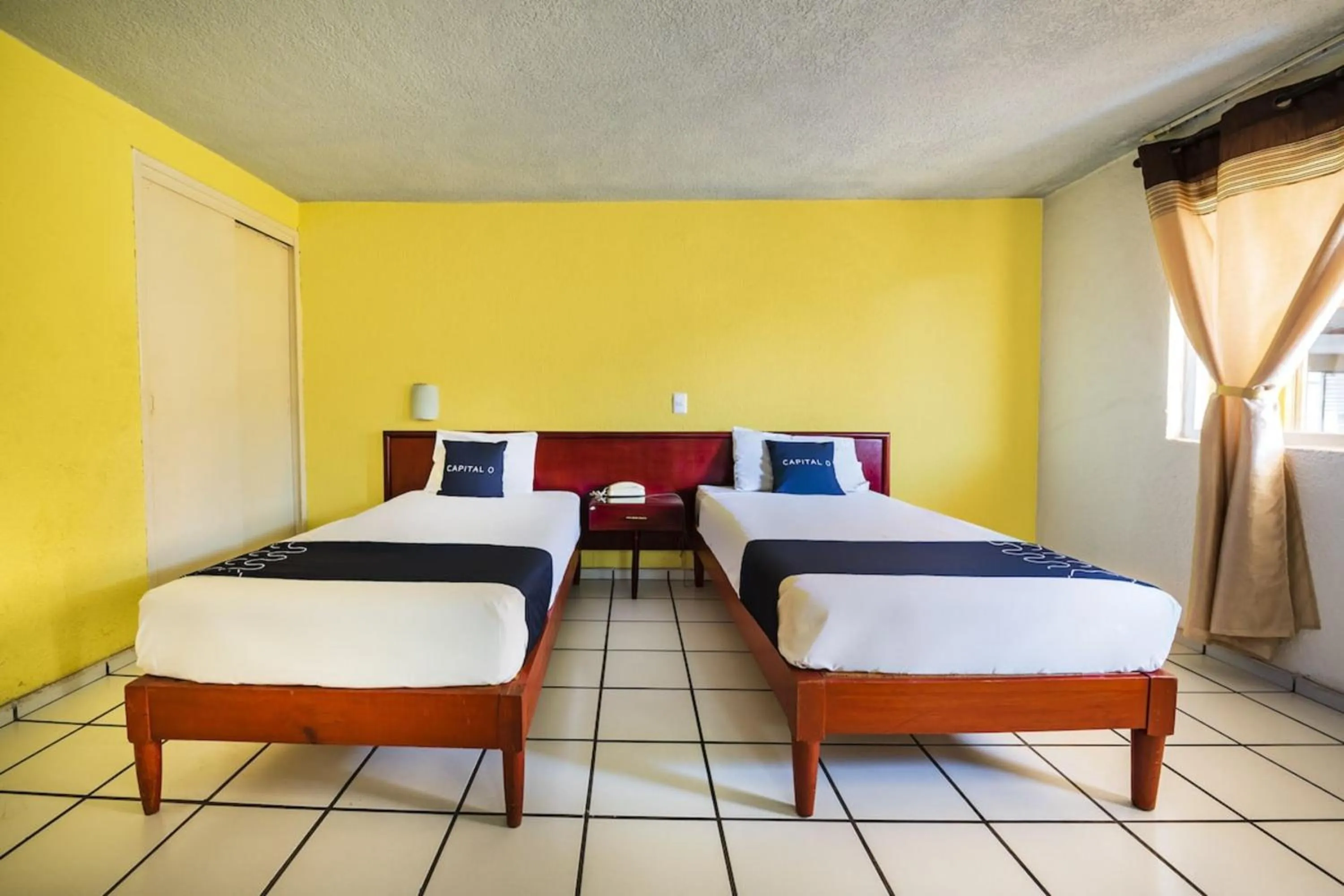 Bedroom, Bed in Capital O Colón, Ciudad Guzmán Jalisco