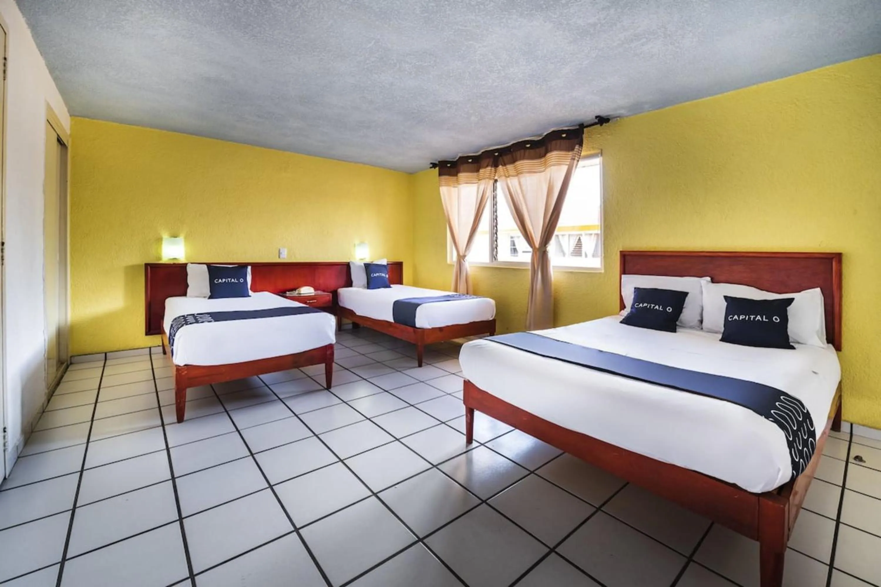 Bedroom, Bed in Capital O Colón, Ciudad Guzmán Jalisco