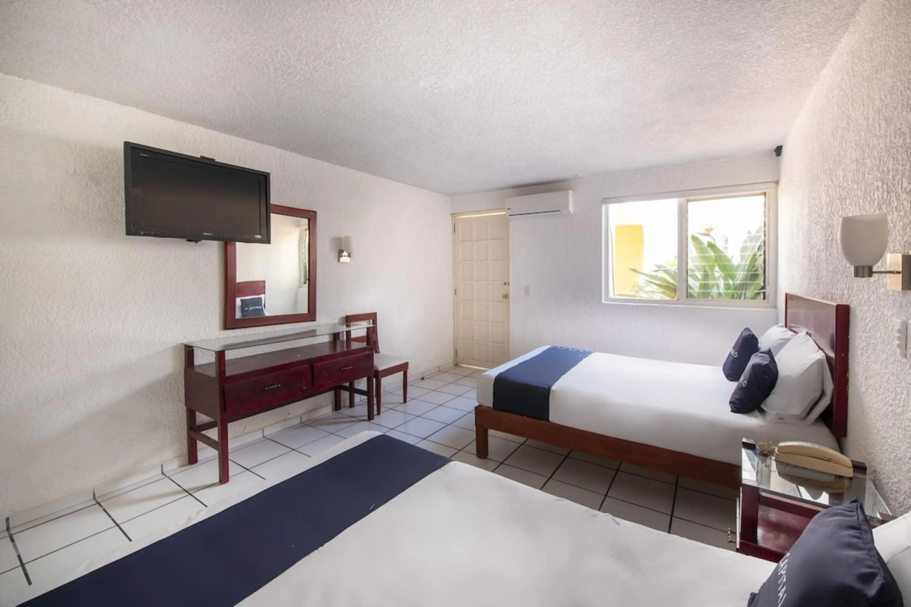 Bedroom, Bed in Capital O Colón, Ciudad Guzmán Jalisco