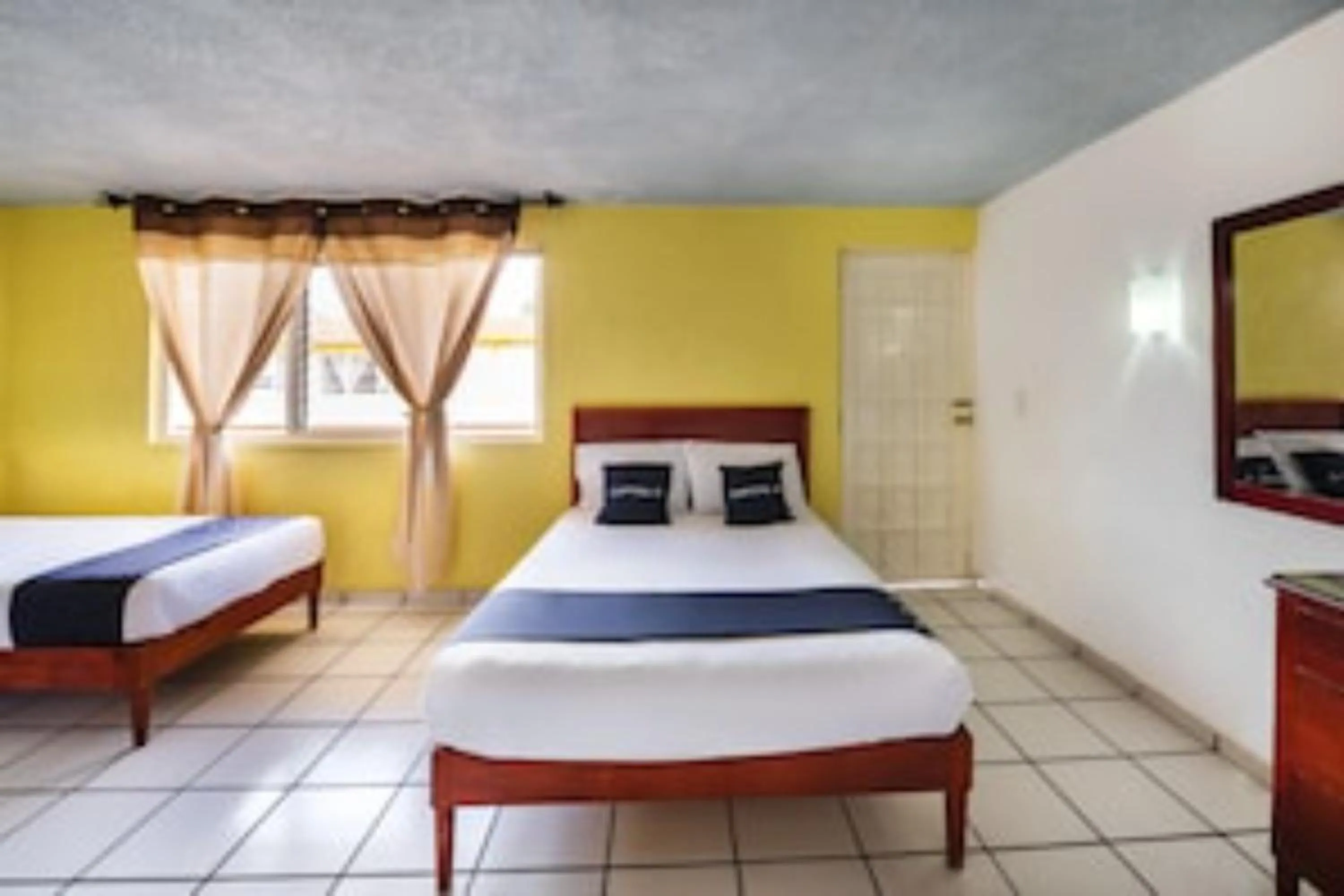 Bedroom, Bed in Capital O Colón, Ciudad Guzmán Jalisco