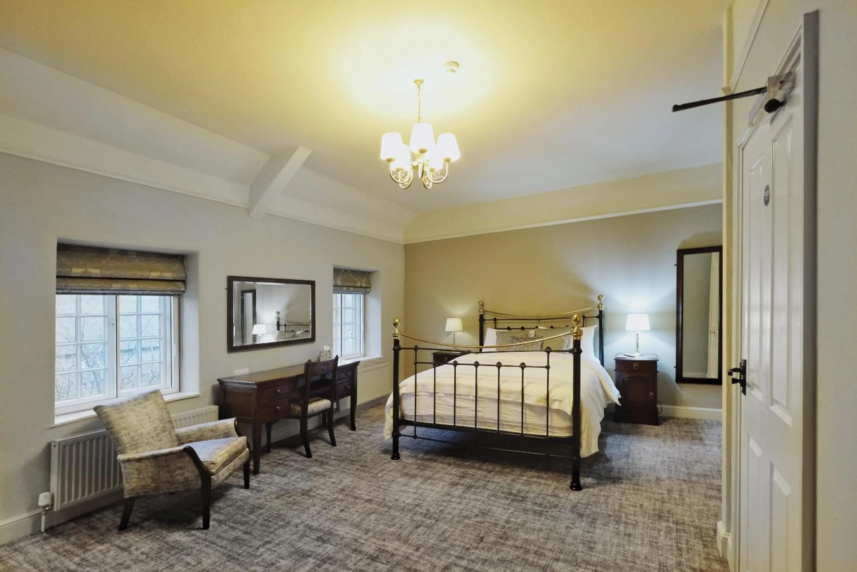 Bedroom, Bed in The Greyhound Inn