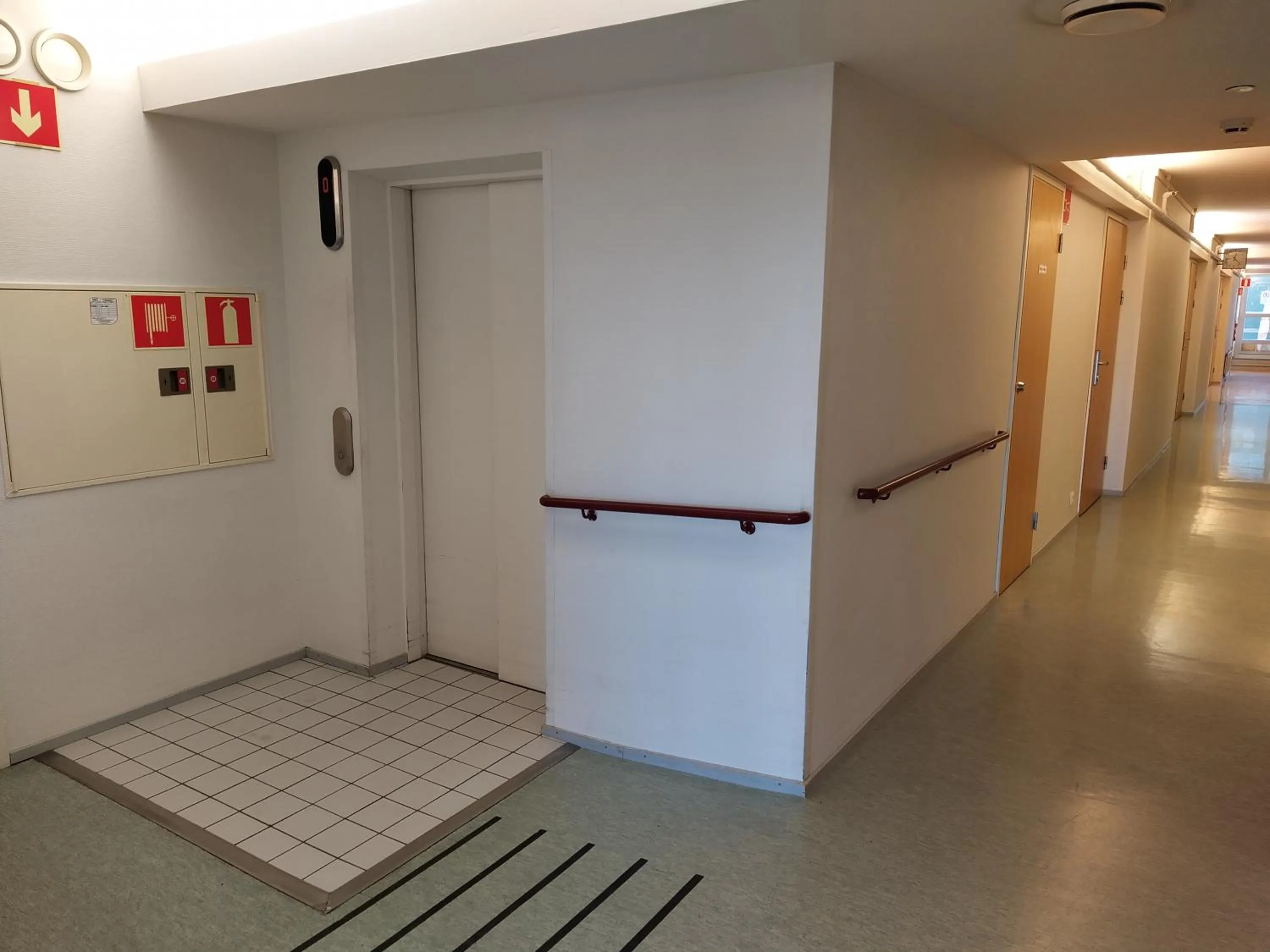 Area and facilities in West Side Hotel