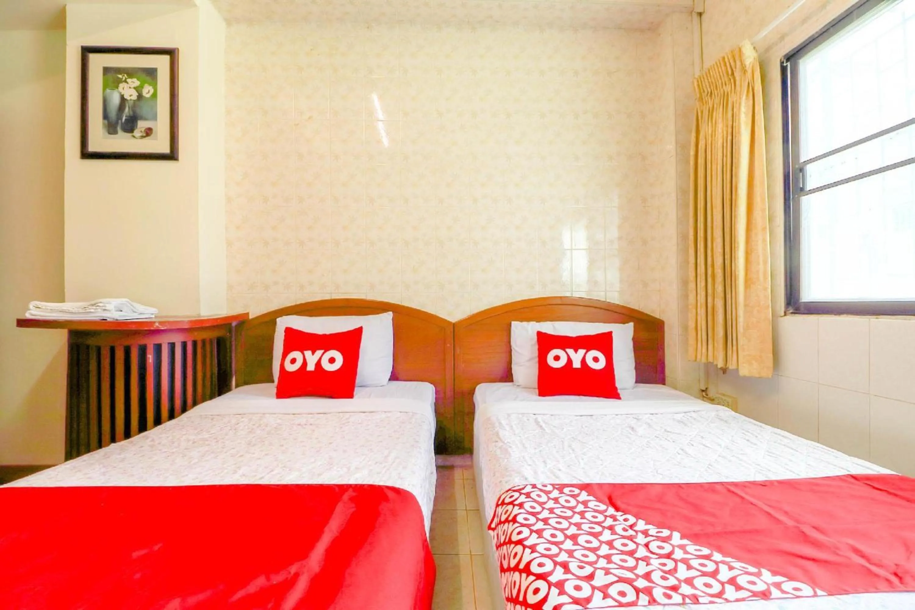 Bedroom, Bed in OYO 583 Sweethome Guest House
