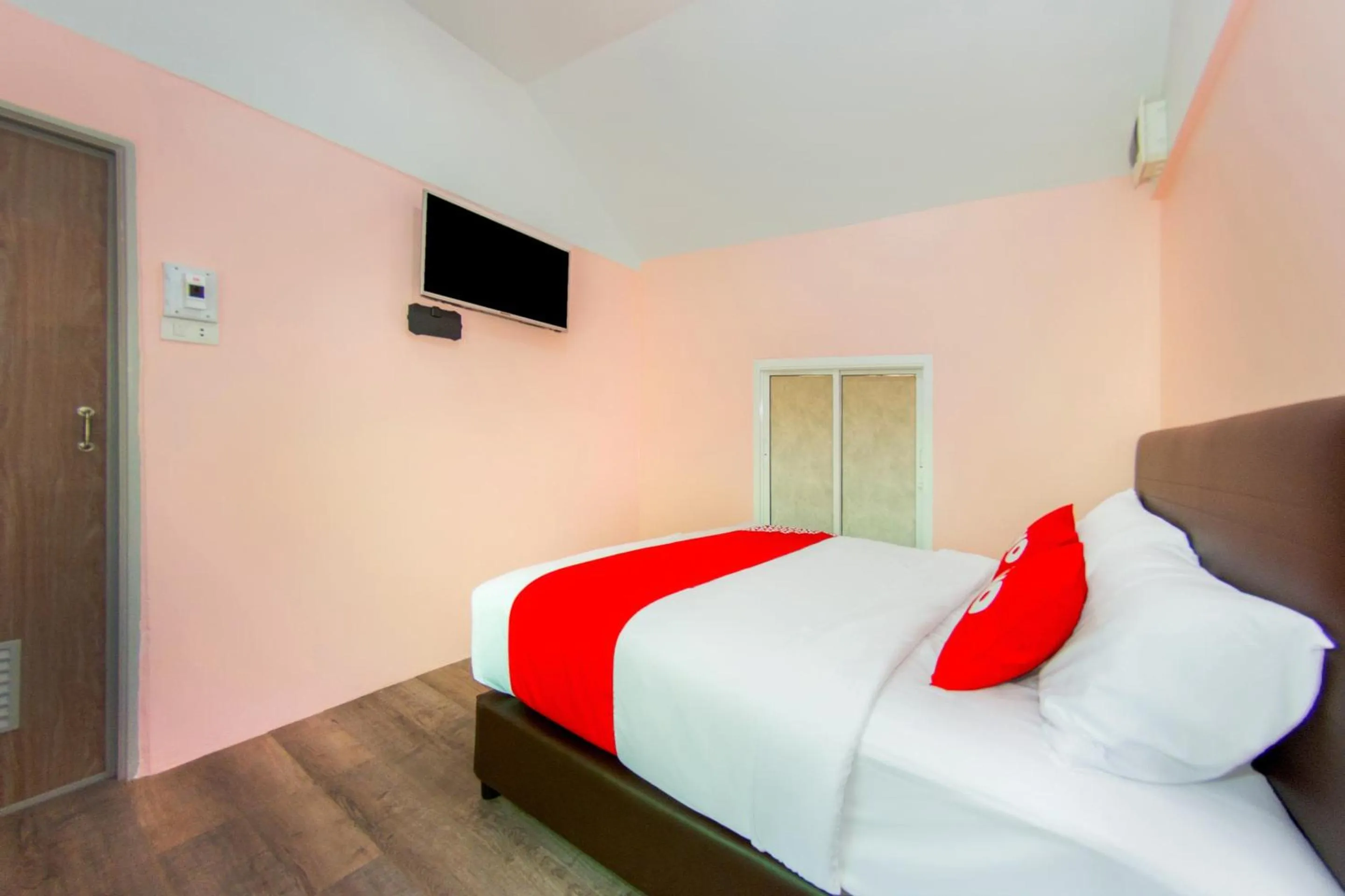 Bedroom, Bed in OYO 578 PJ Resort And Snooker Club