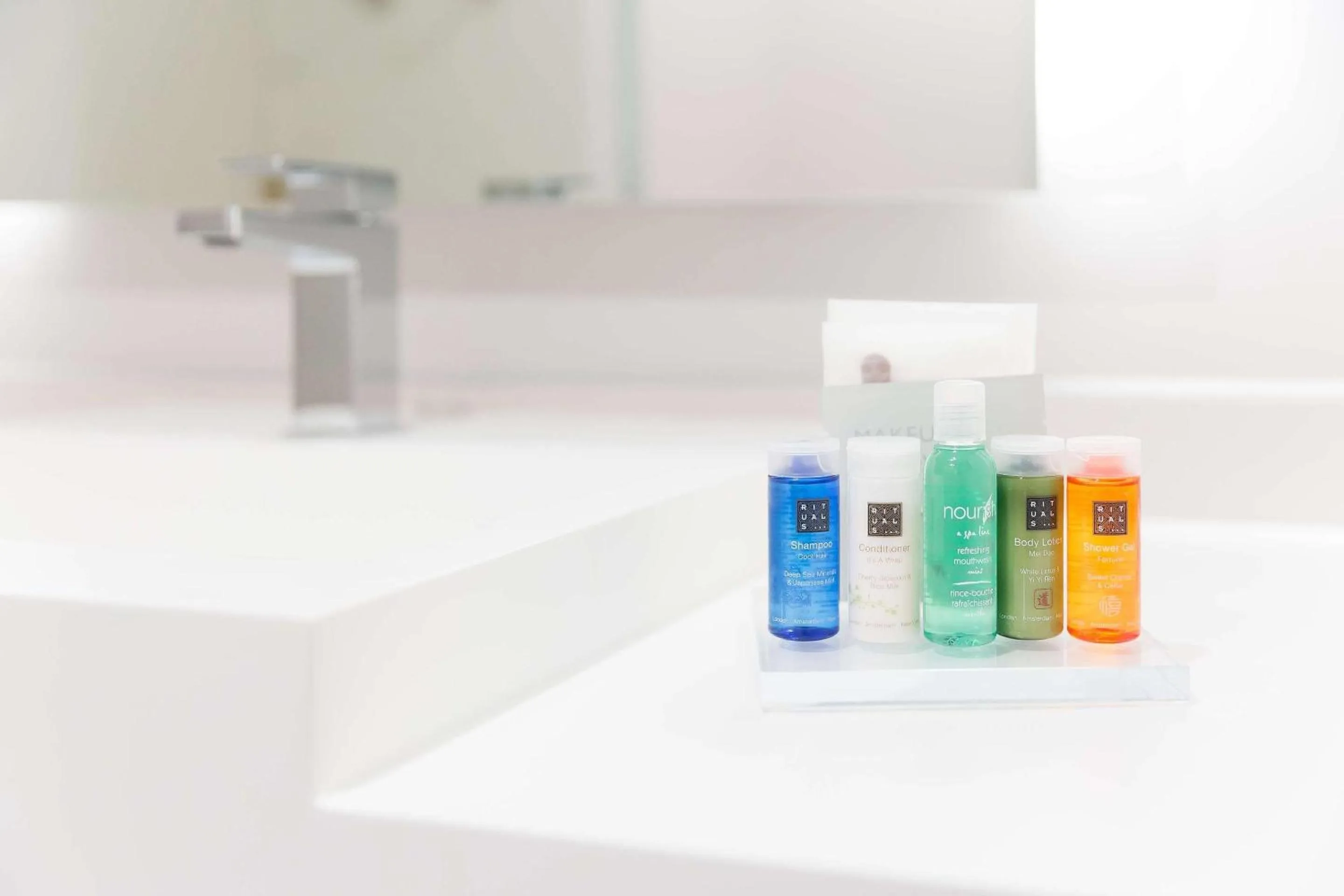 Bedroom in Radisson Hotel Phoenix Airport