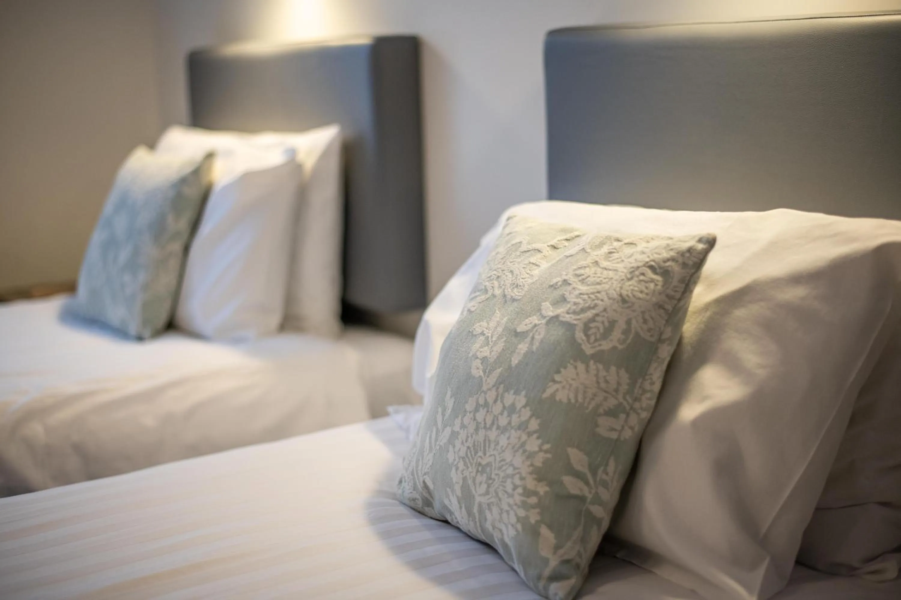 Bed in The Kingswood Hotel