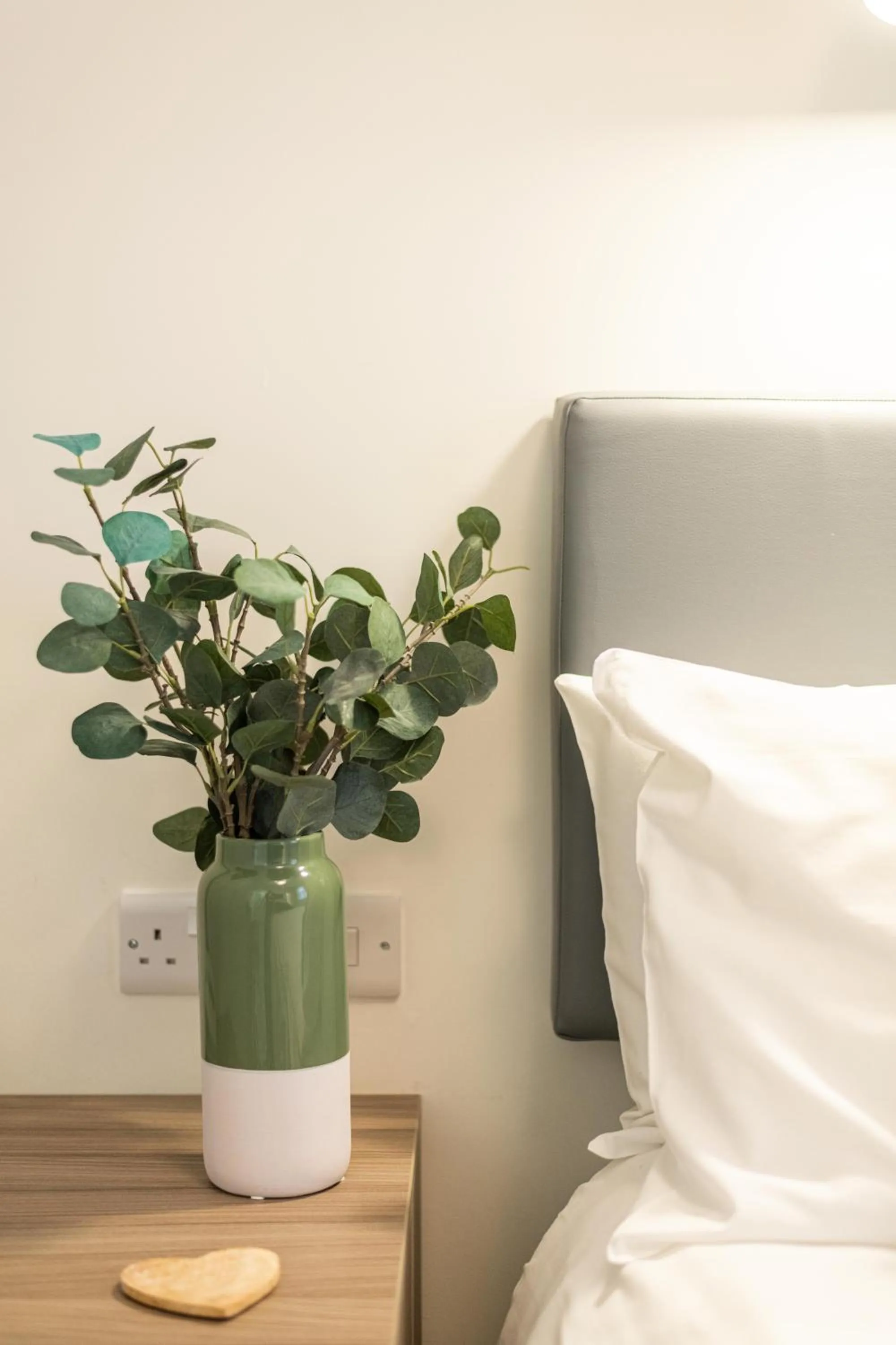 Bed in The Kingswood Hotel