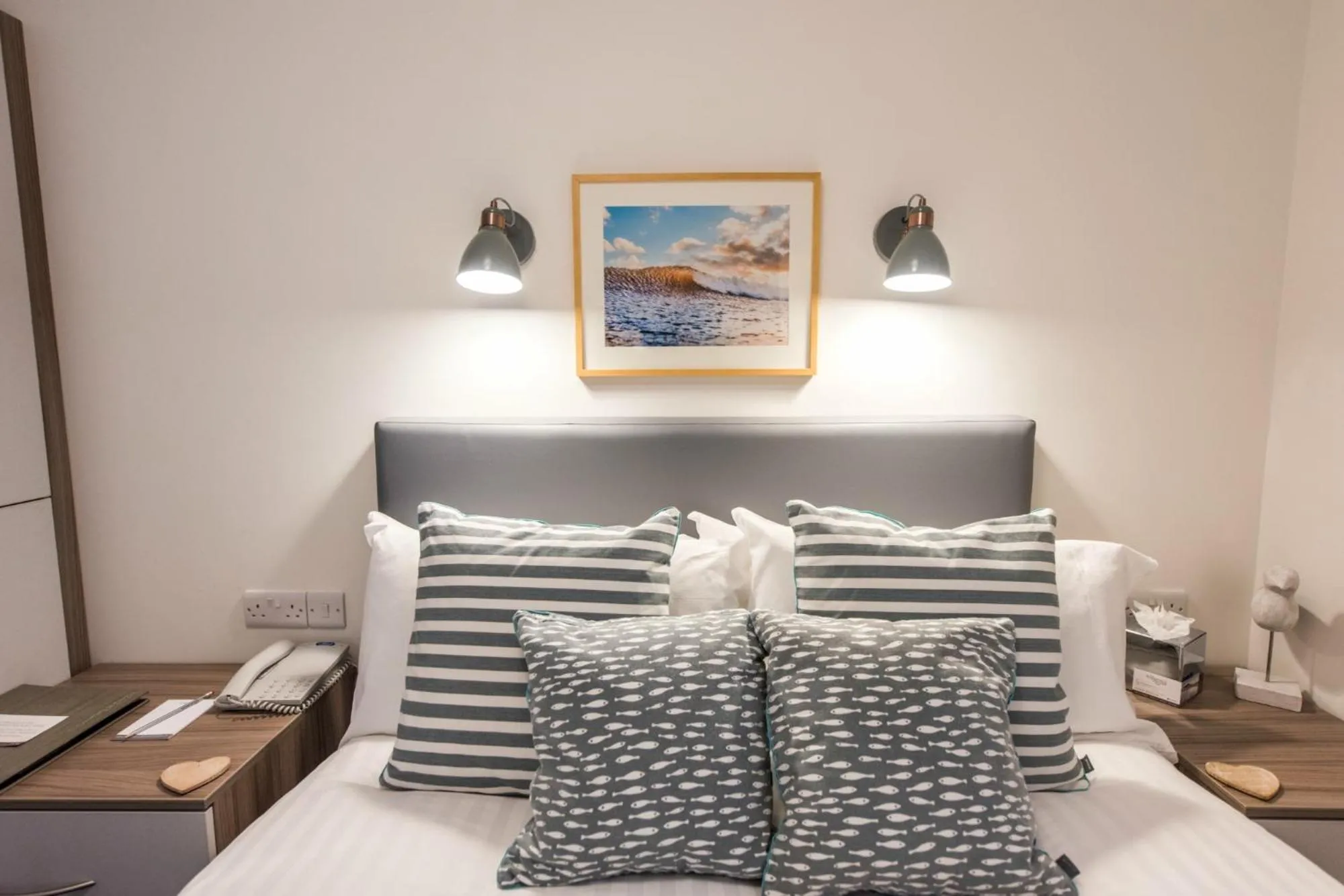 Bed in The Kingswood Hotel