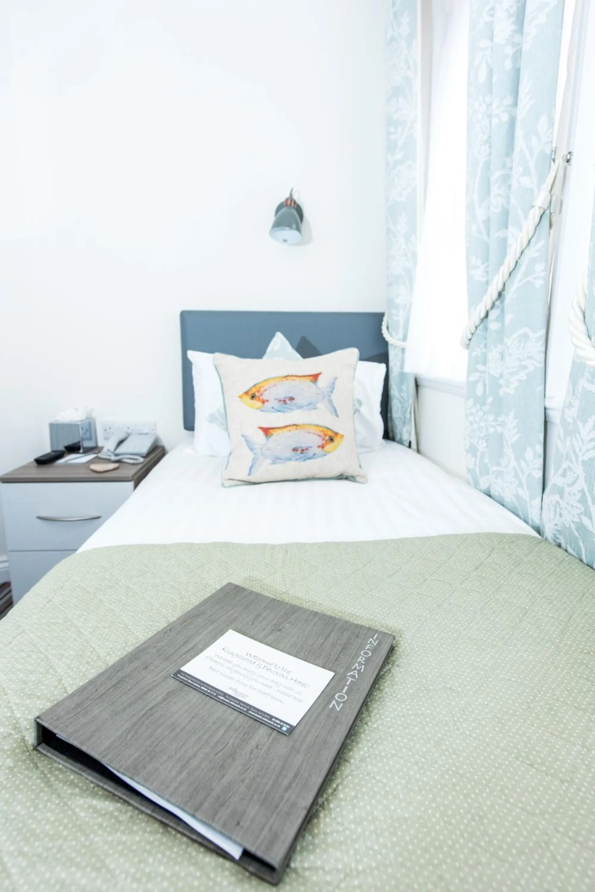 Bed in The Kingswood Hotel