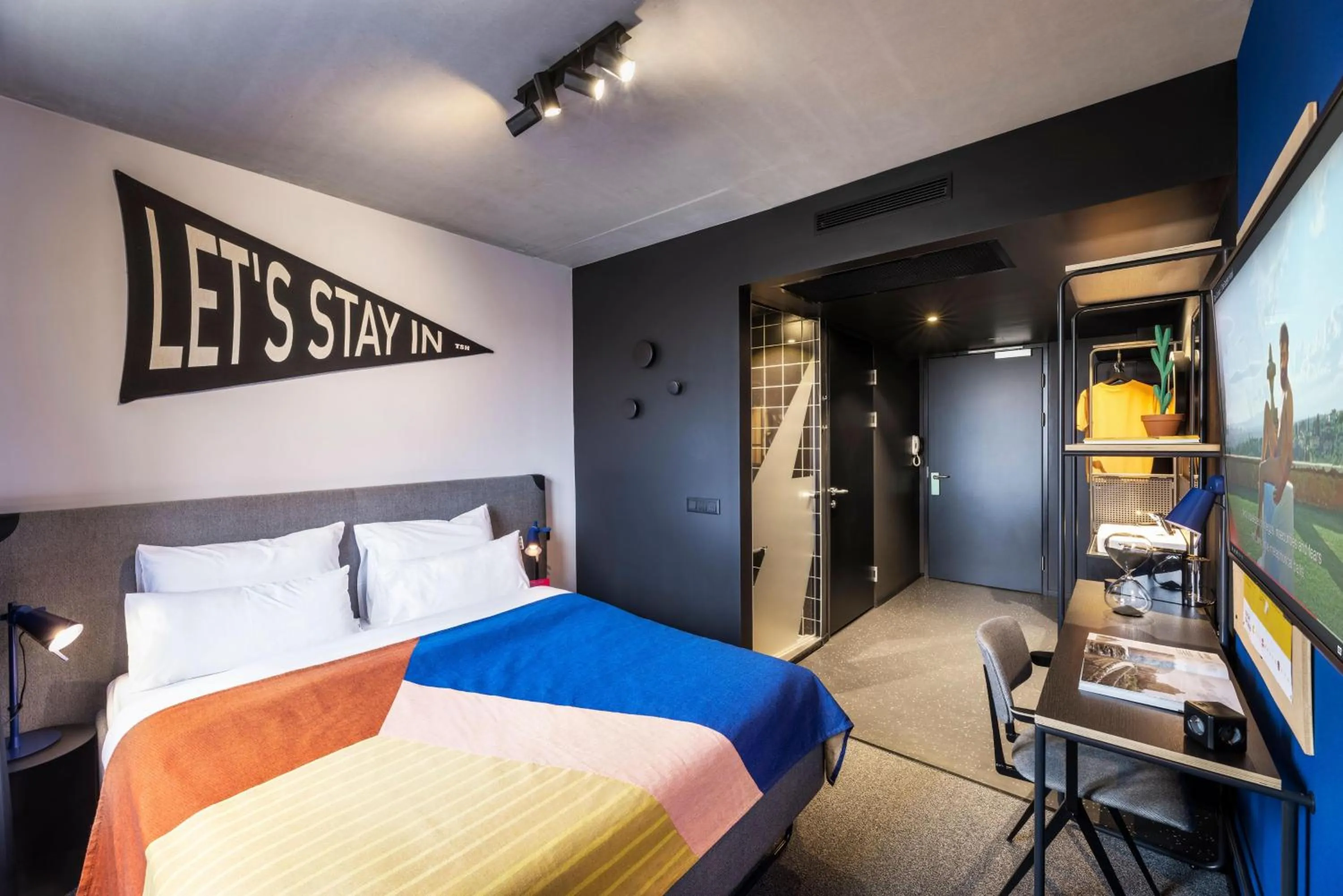 Photo of the whole room, Bed in The Social Hub Vienna