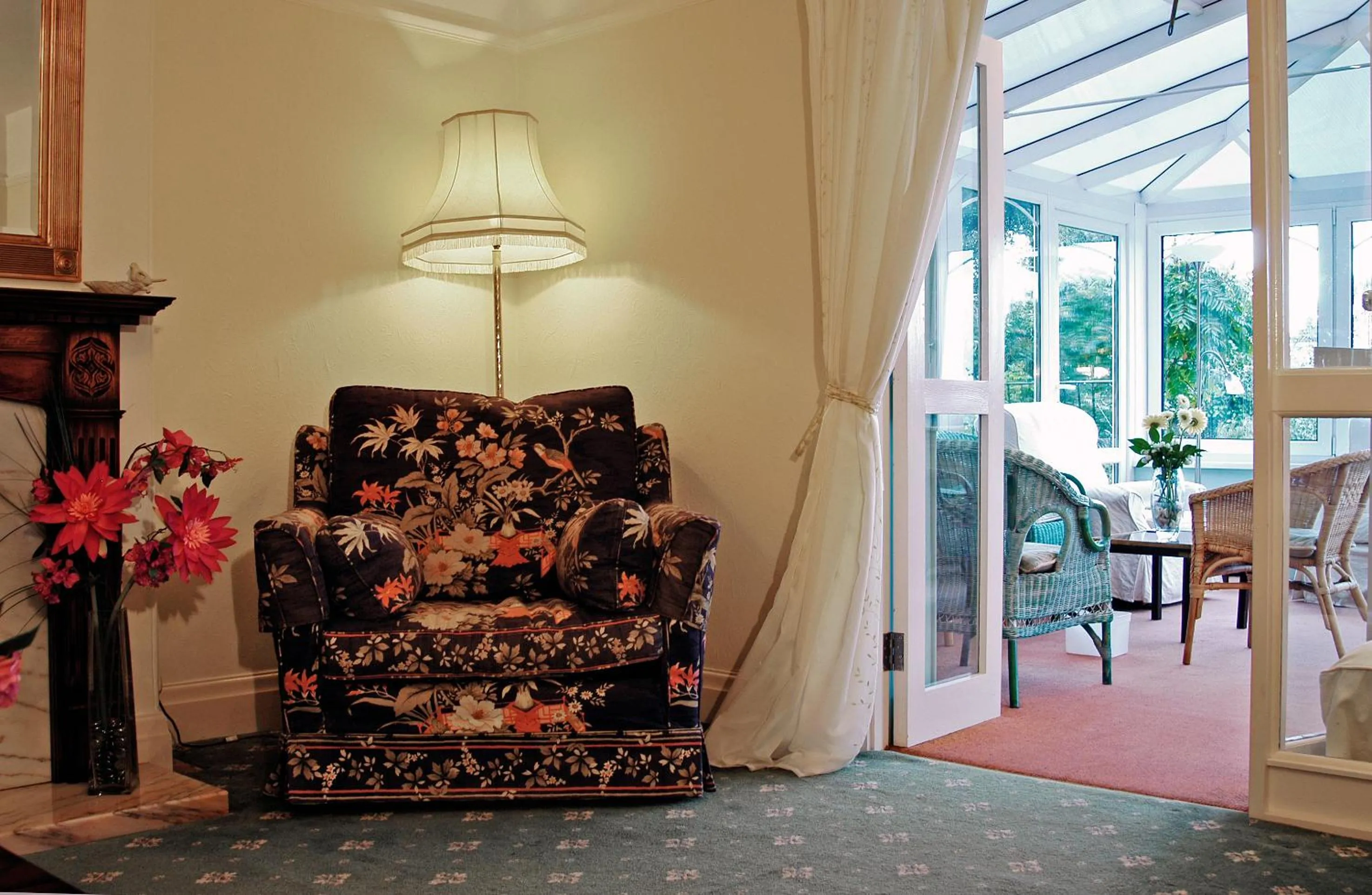 Lounge or bar in The Long Range