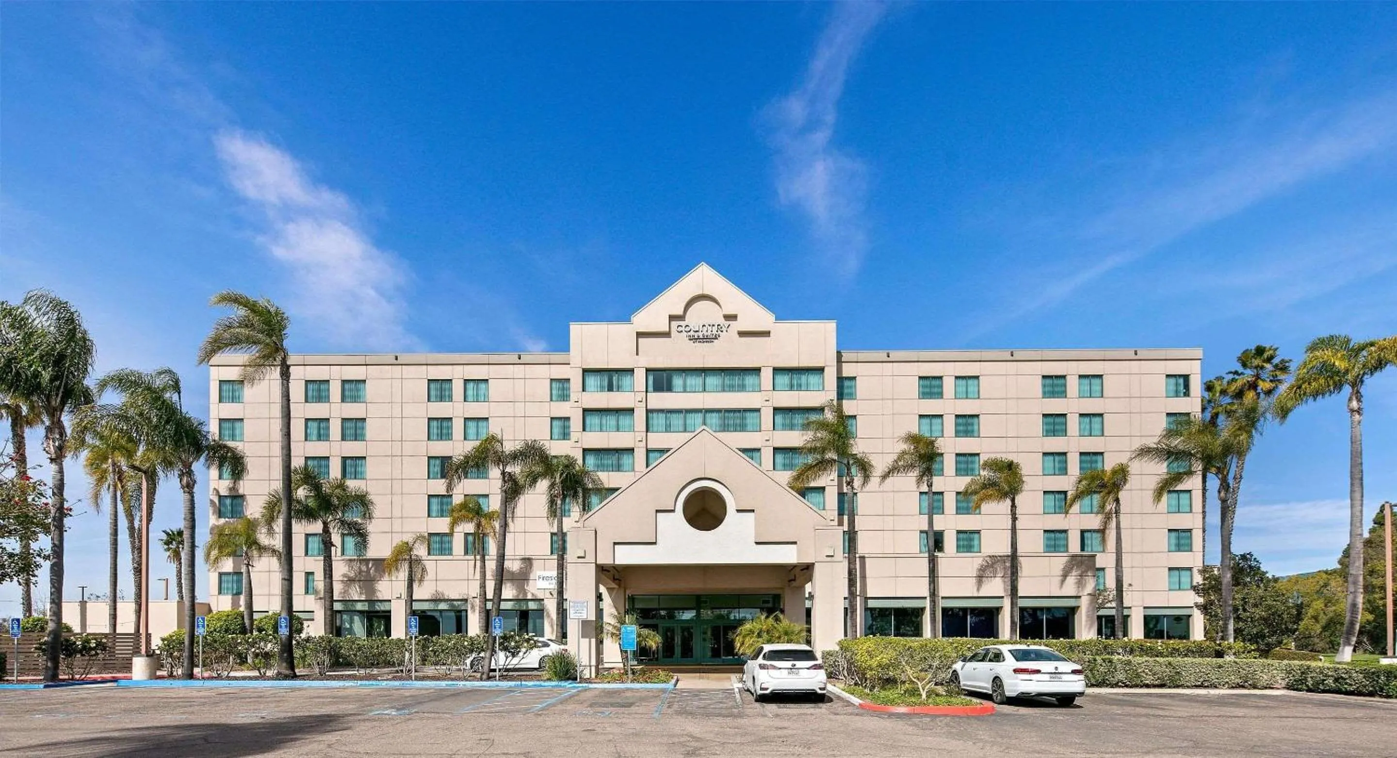Property building in Country Inn & Suites by Radisson, San Diego North, CA