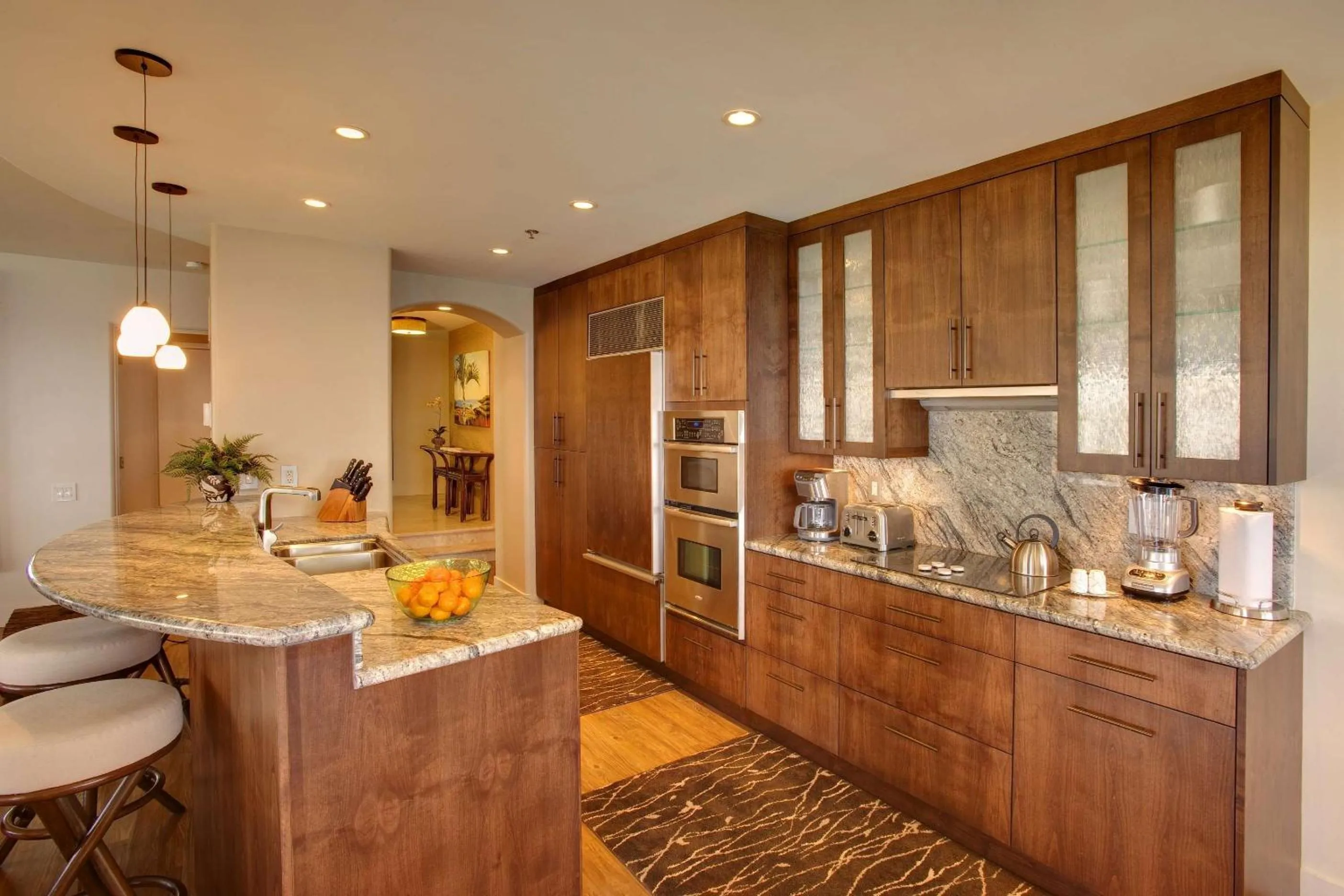 Photo of the whole room in Kaanapali Alii