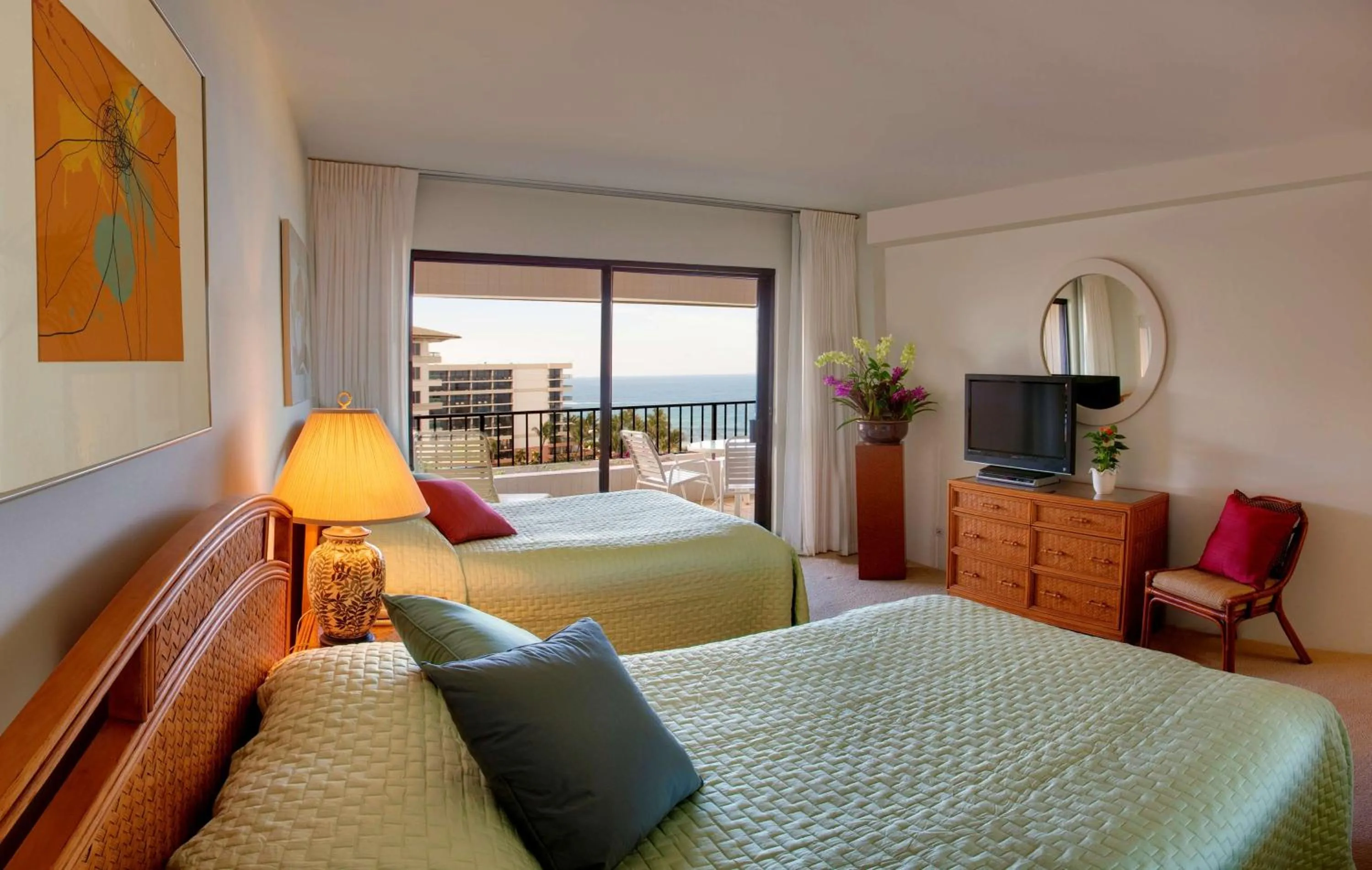 Photo of the whole room in Kaanapali Alii