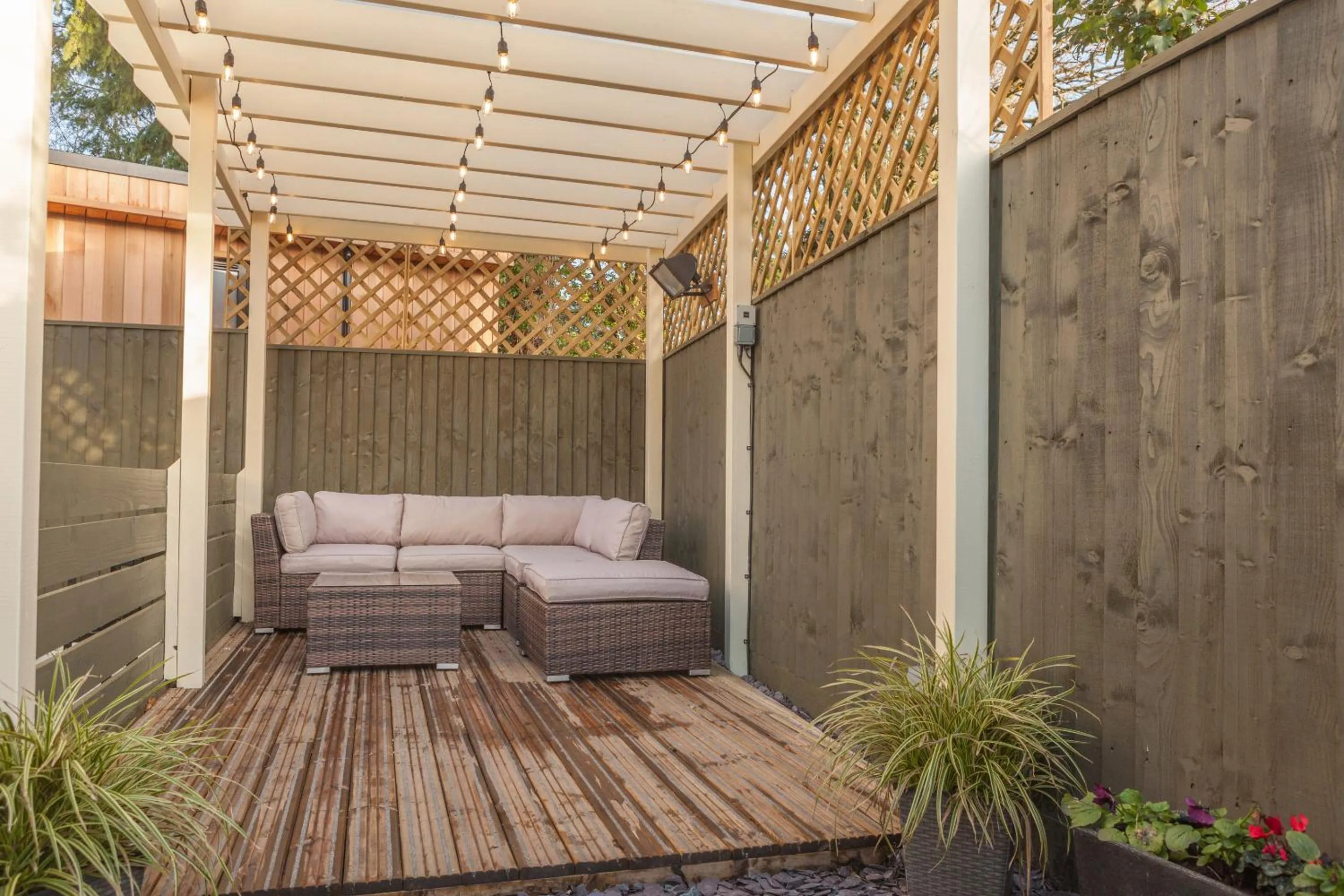 Property building in Thatched Eaves