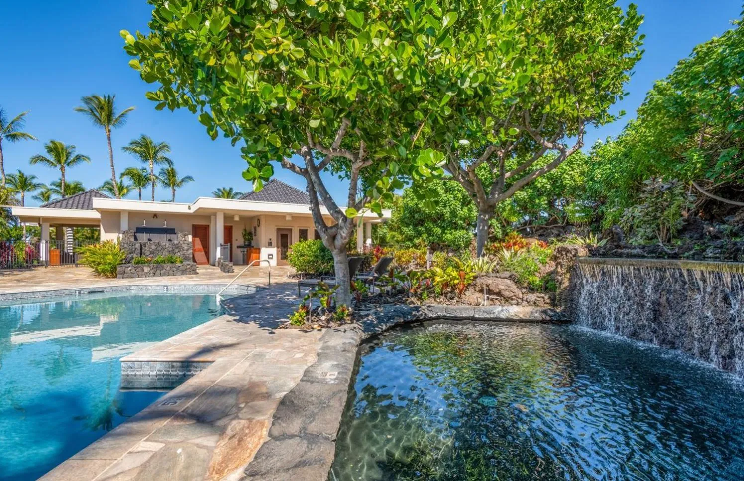 Swimming pool in Mauna Lani Point