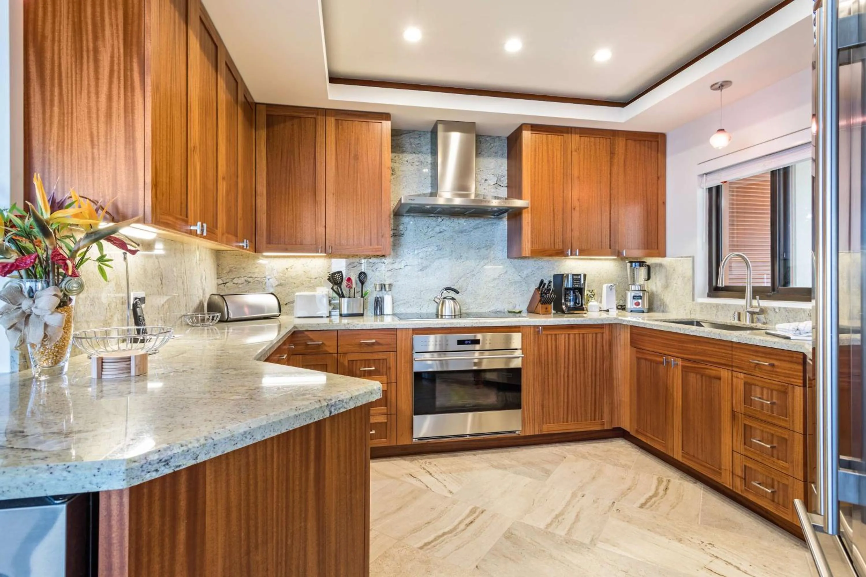 Photo of the whole room in Mauna Lani Point