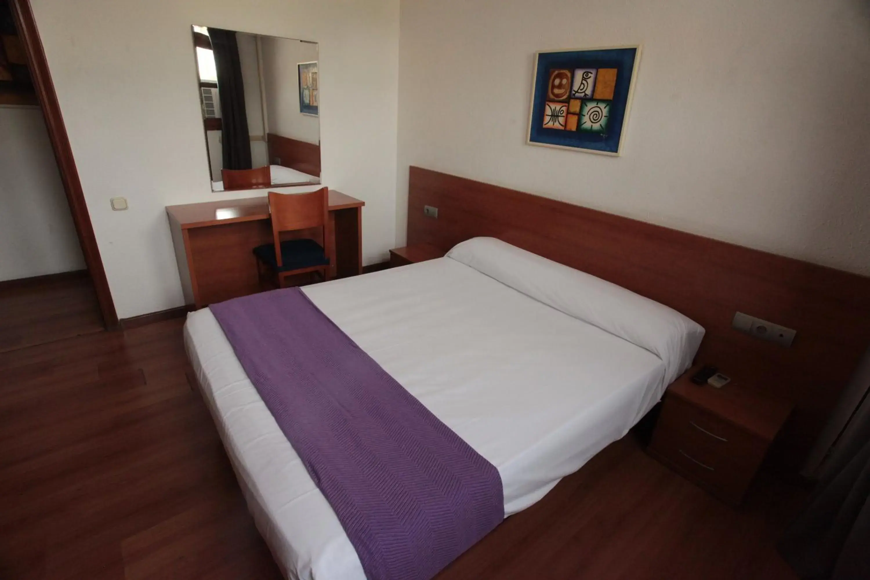 Standard Double Room in SunDos Feria Valencia Standard Double Room in SunDos Feria Valencia