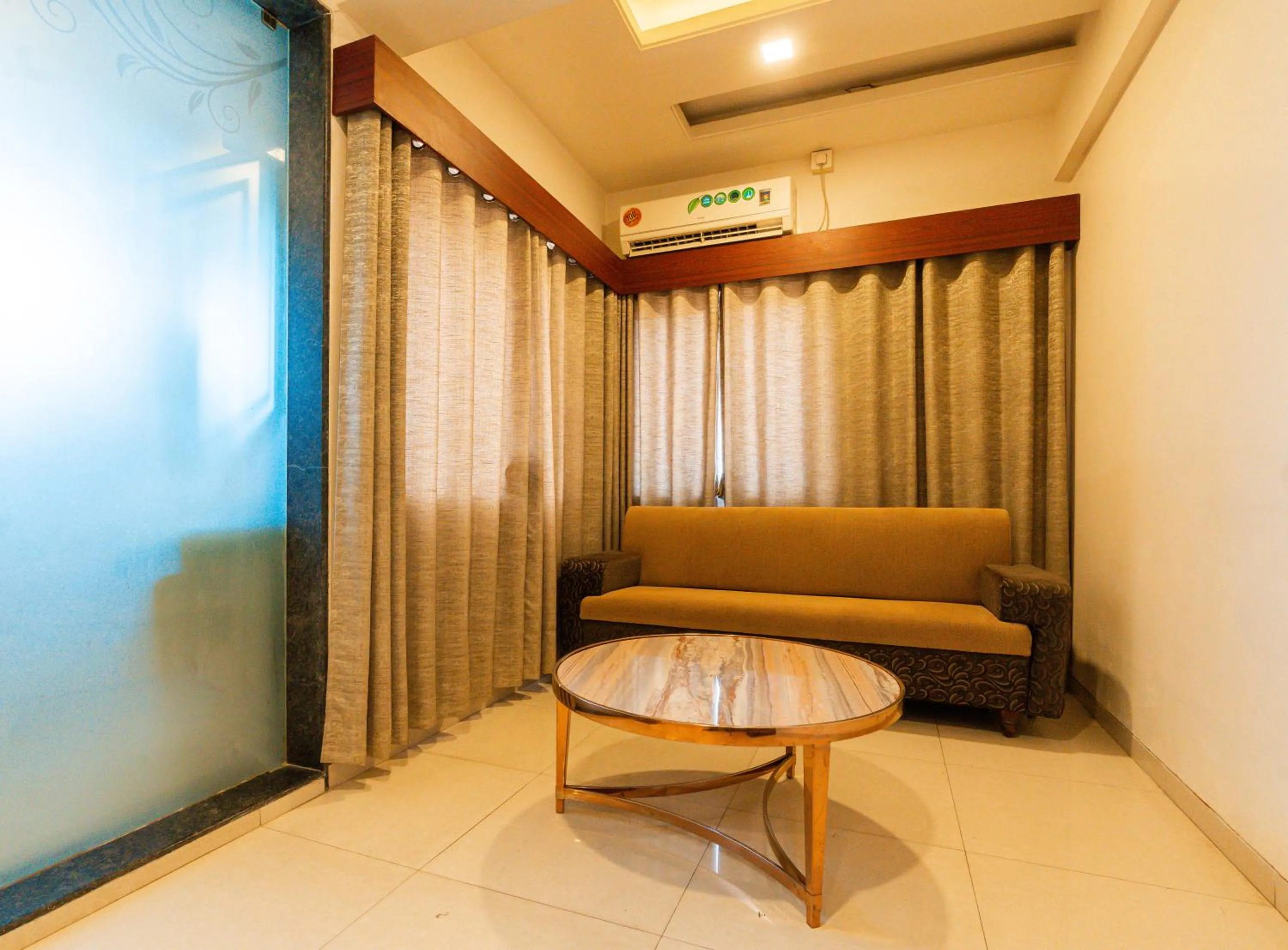 Bedroom in Treebo Westview