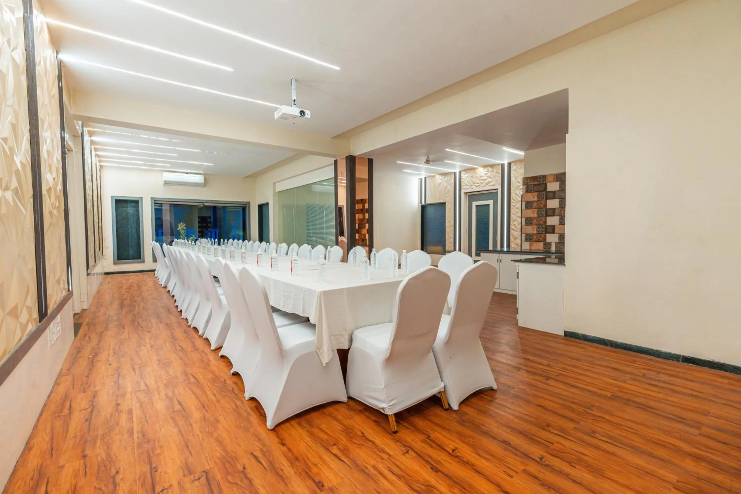 Meeting/conference room in Treebo Westview