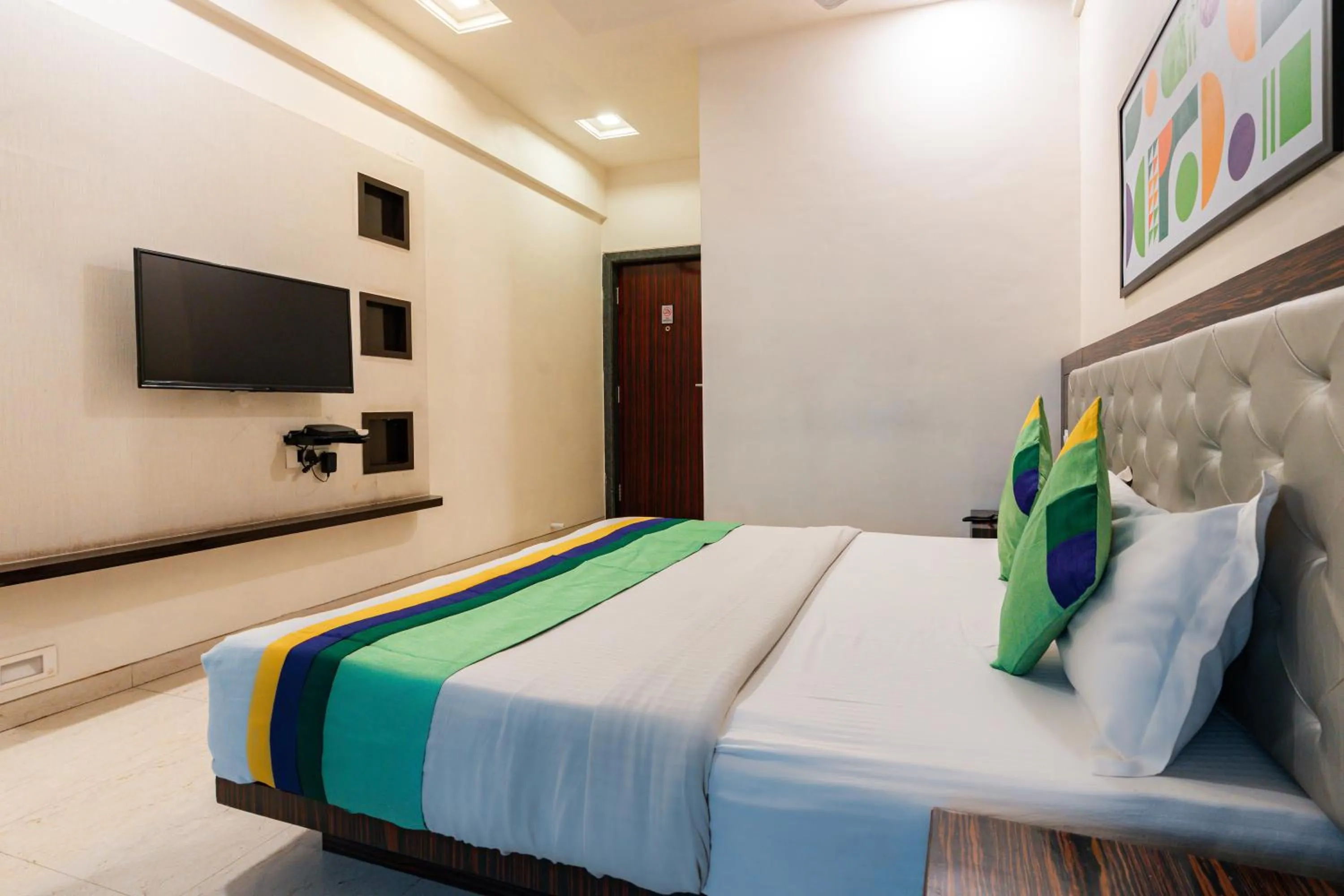 Bedroom, Bed in Treebo Westview