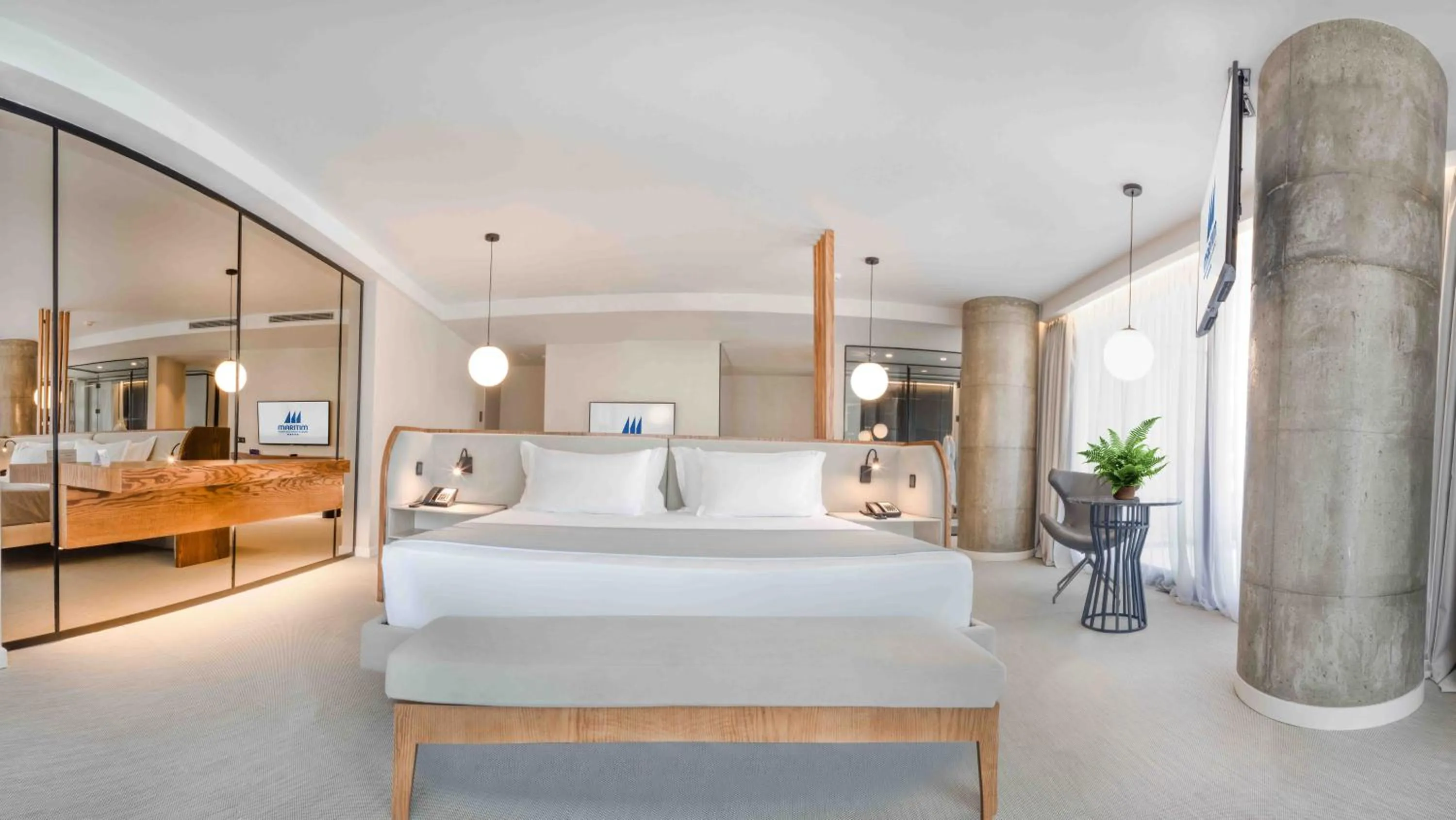 Bed in Maritim Marina Bay Resort SPA & Casino