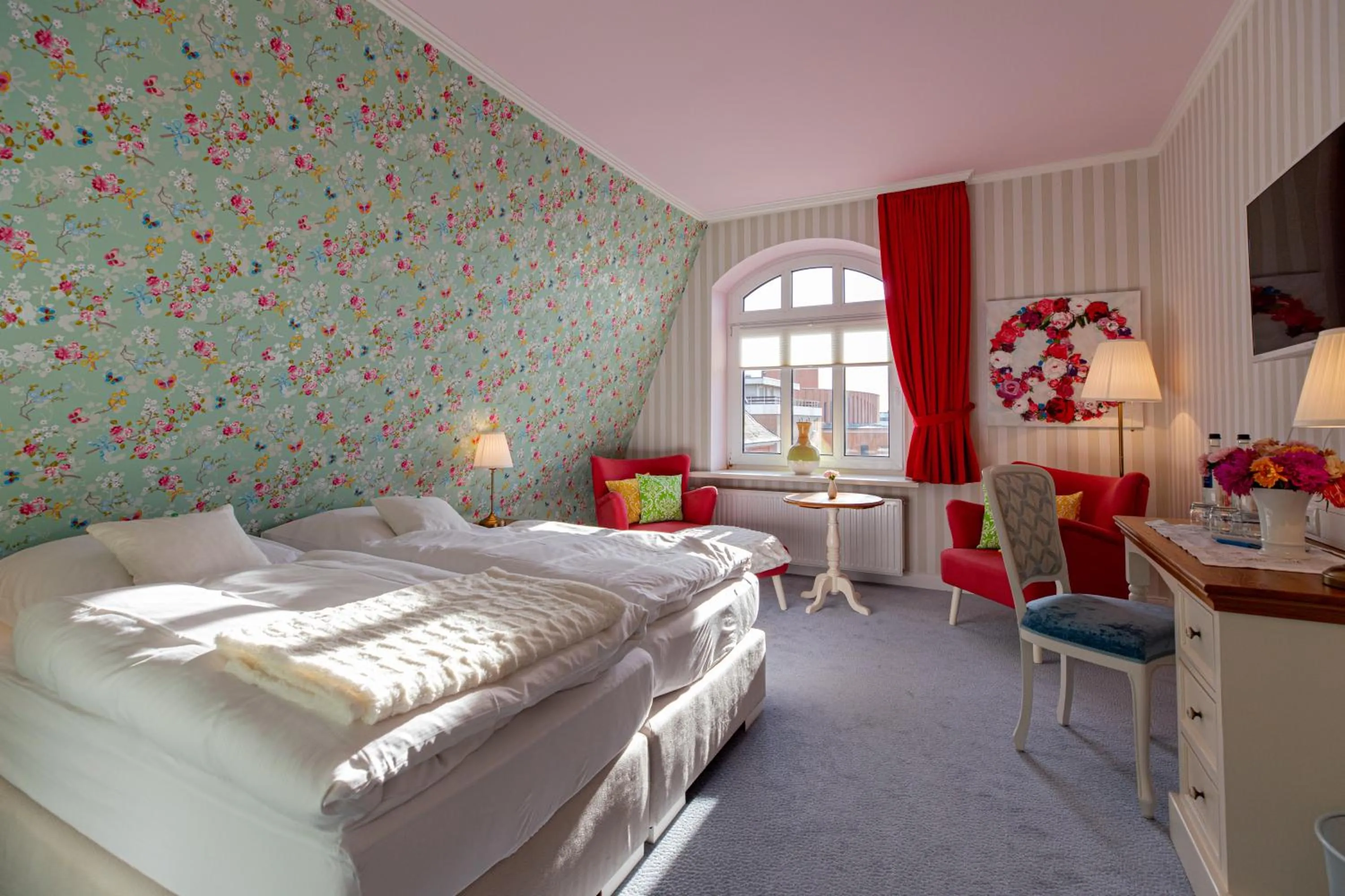 Photo of the whole room, Bed in La Maison M