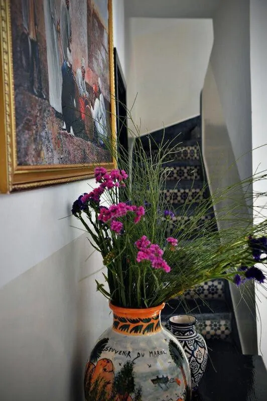 Staff in SARDINAS & CHILI