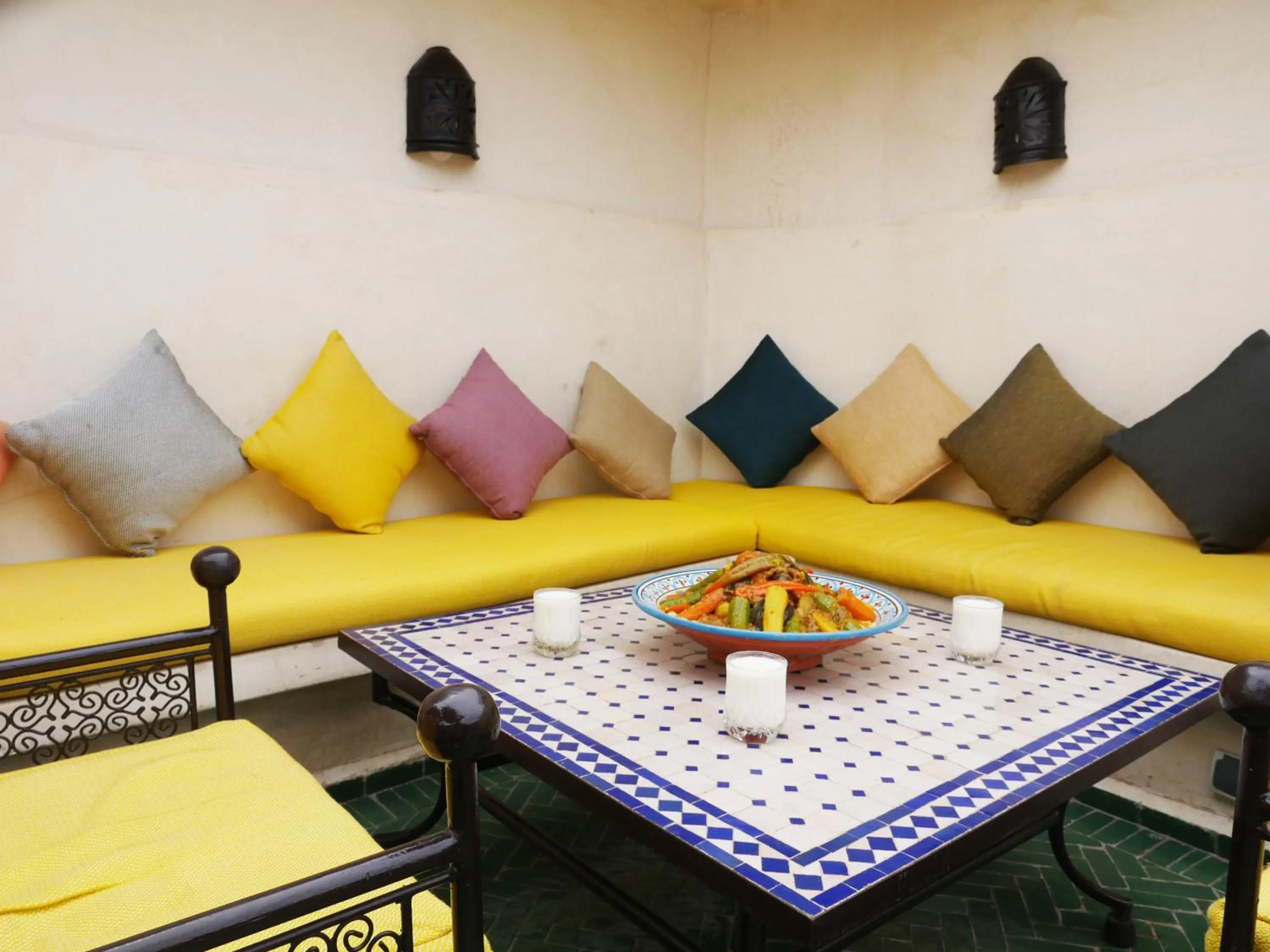 Restaurant/places to eat in SARDINAS & CHILI