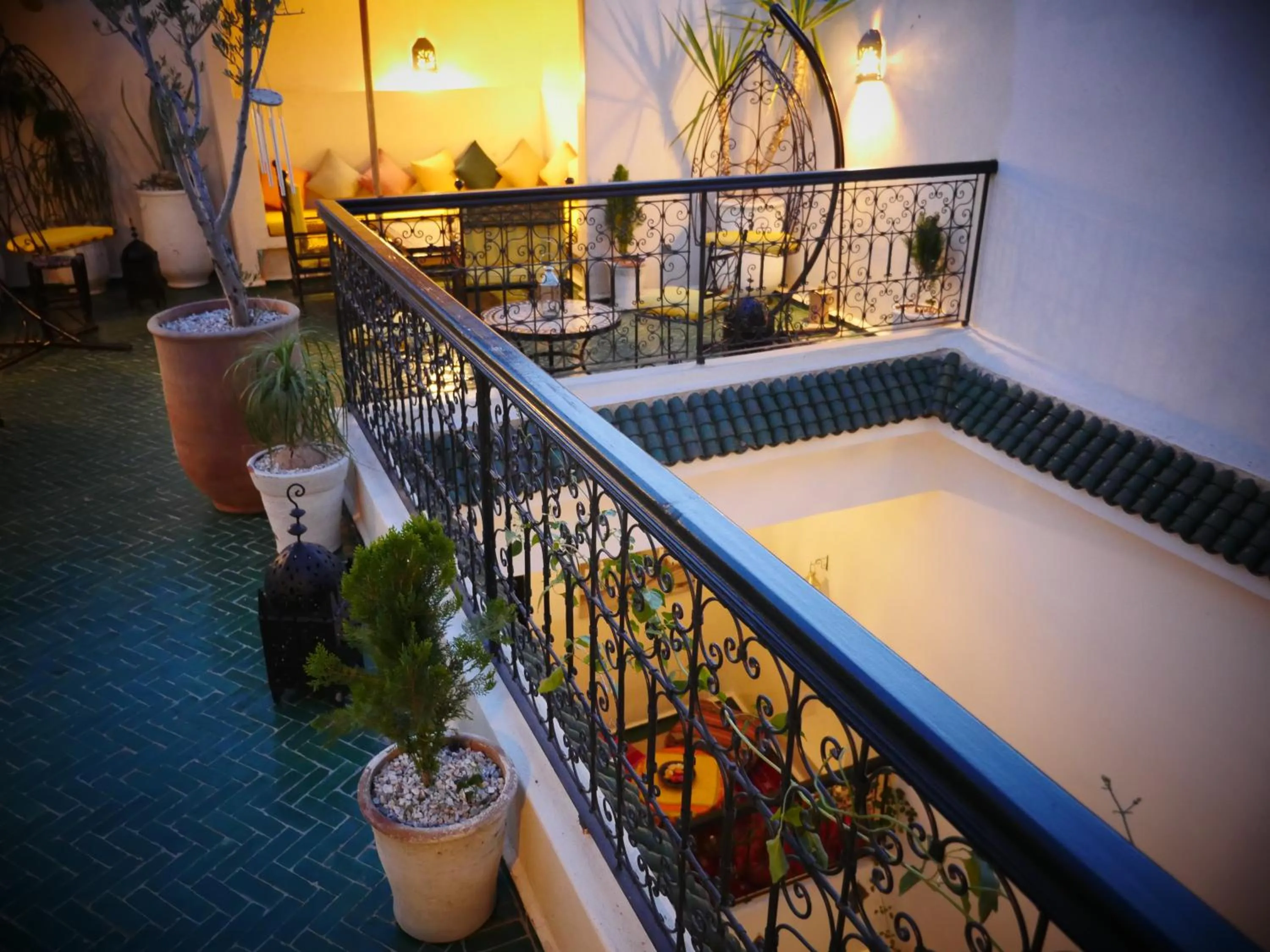 Staff in SARDINAS & CHILI