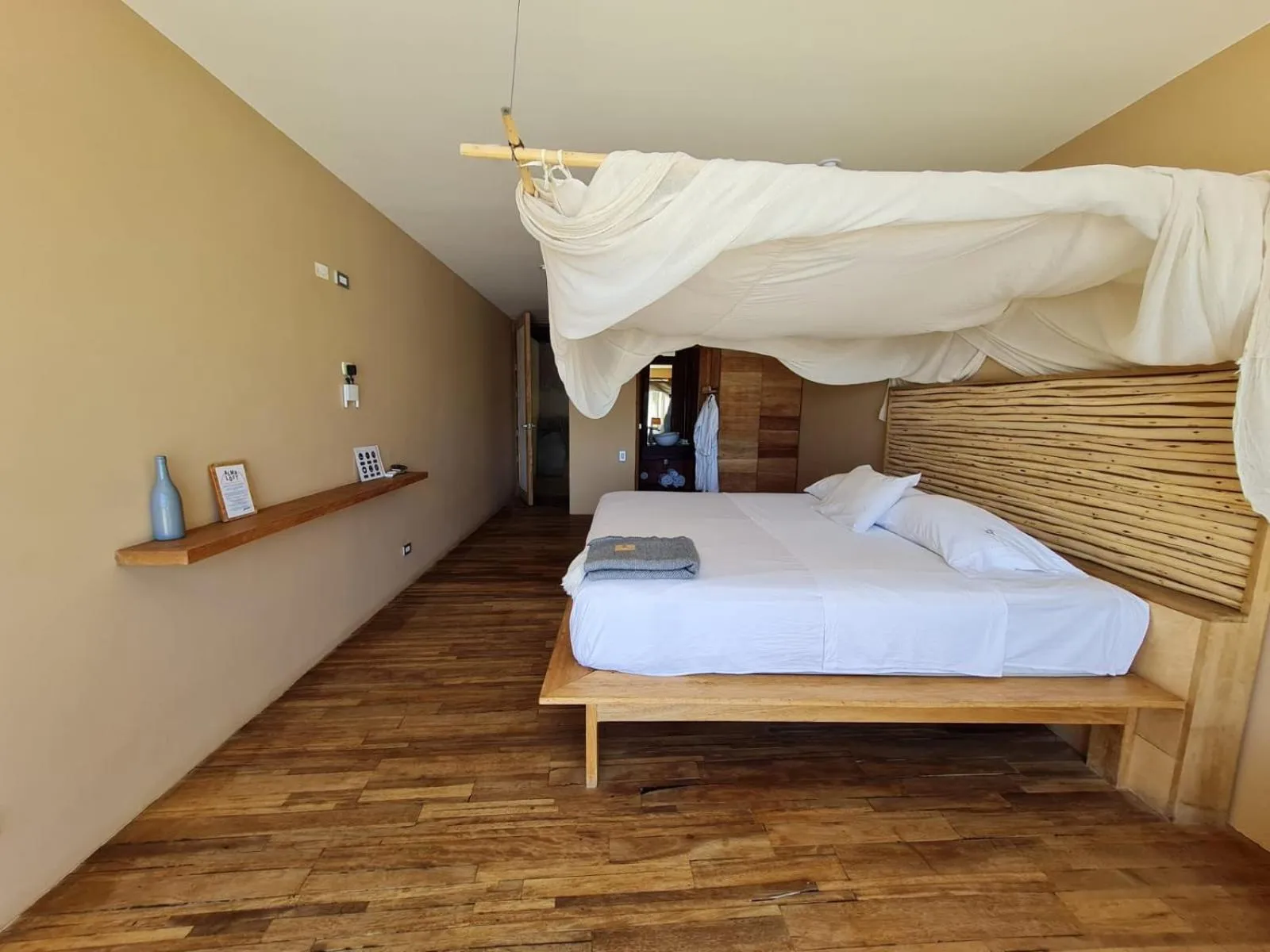 Photo of the whole room in Alma Loft