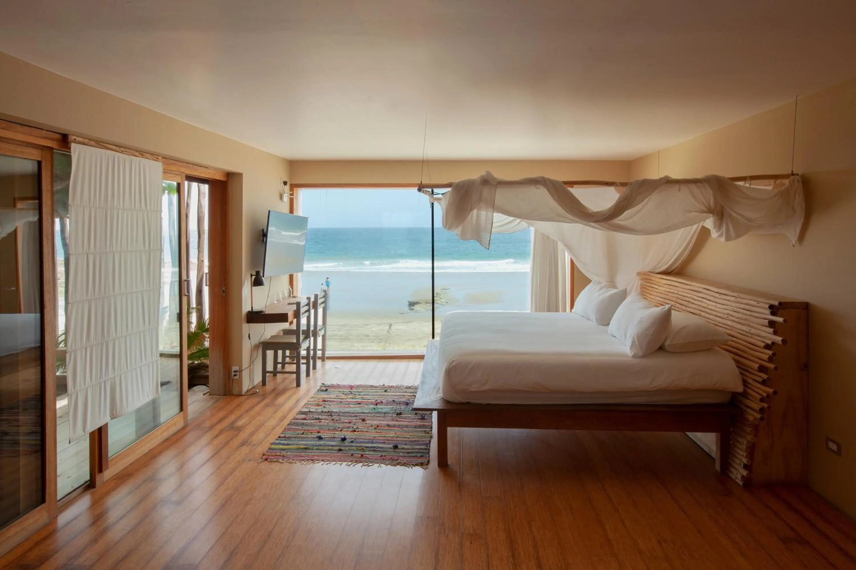 Photo of the whole room in Alma Loft