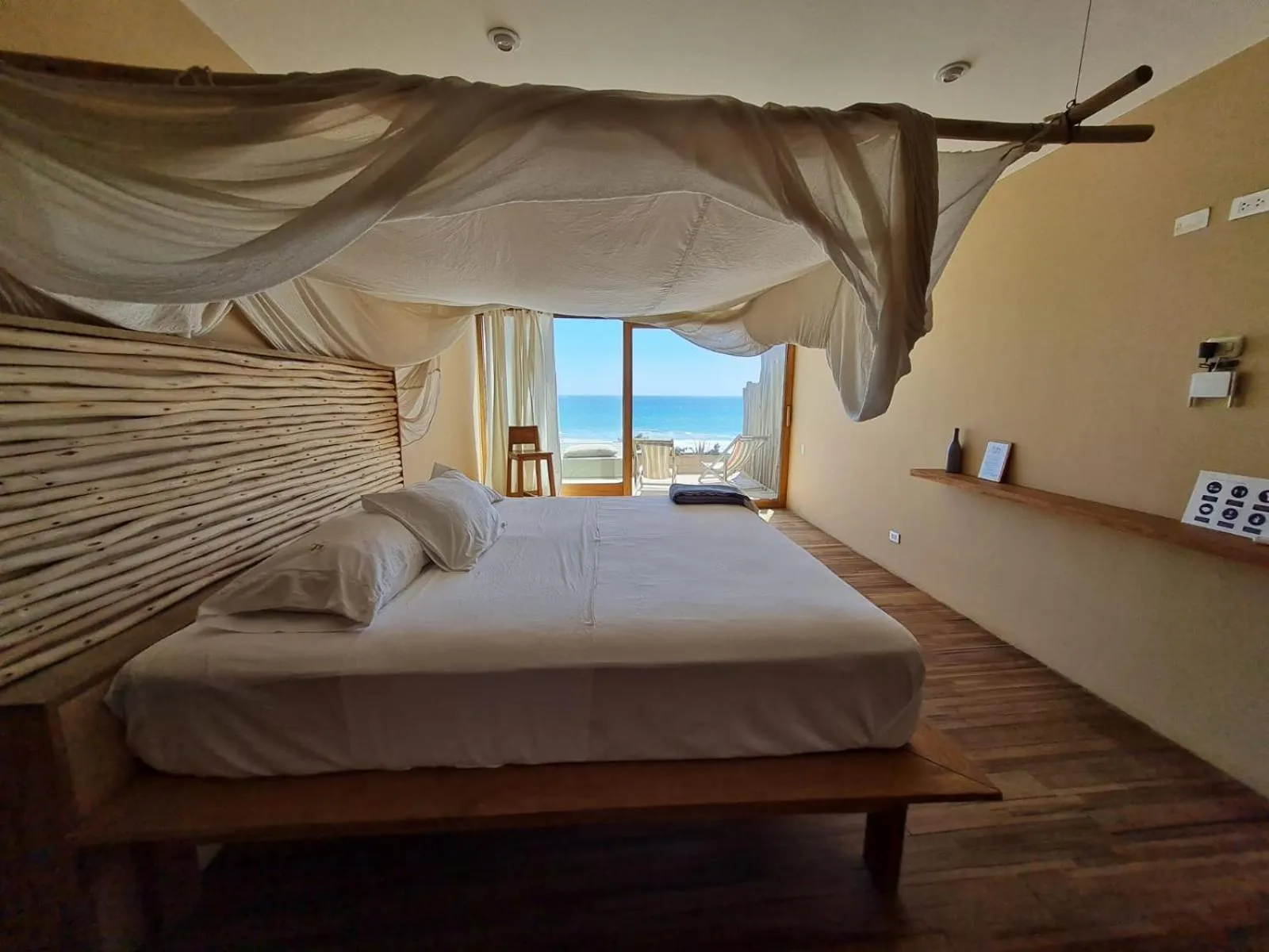 Photo of the whole room in Alma Loft