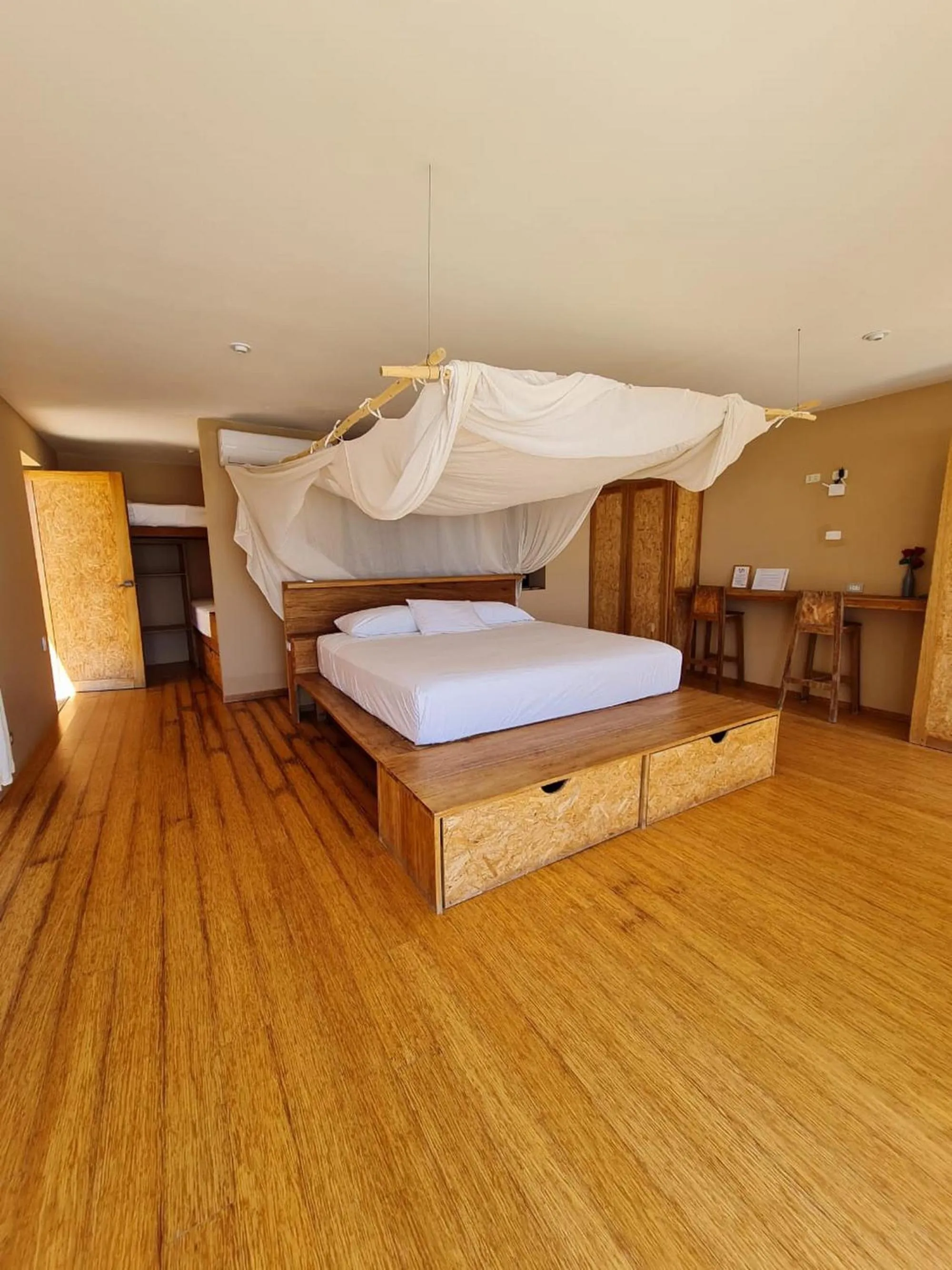 Photo of the whole room in Alma Loft