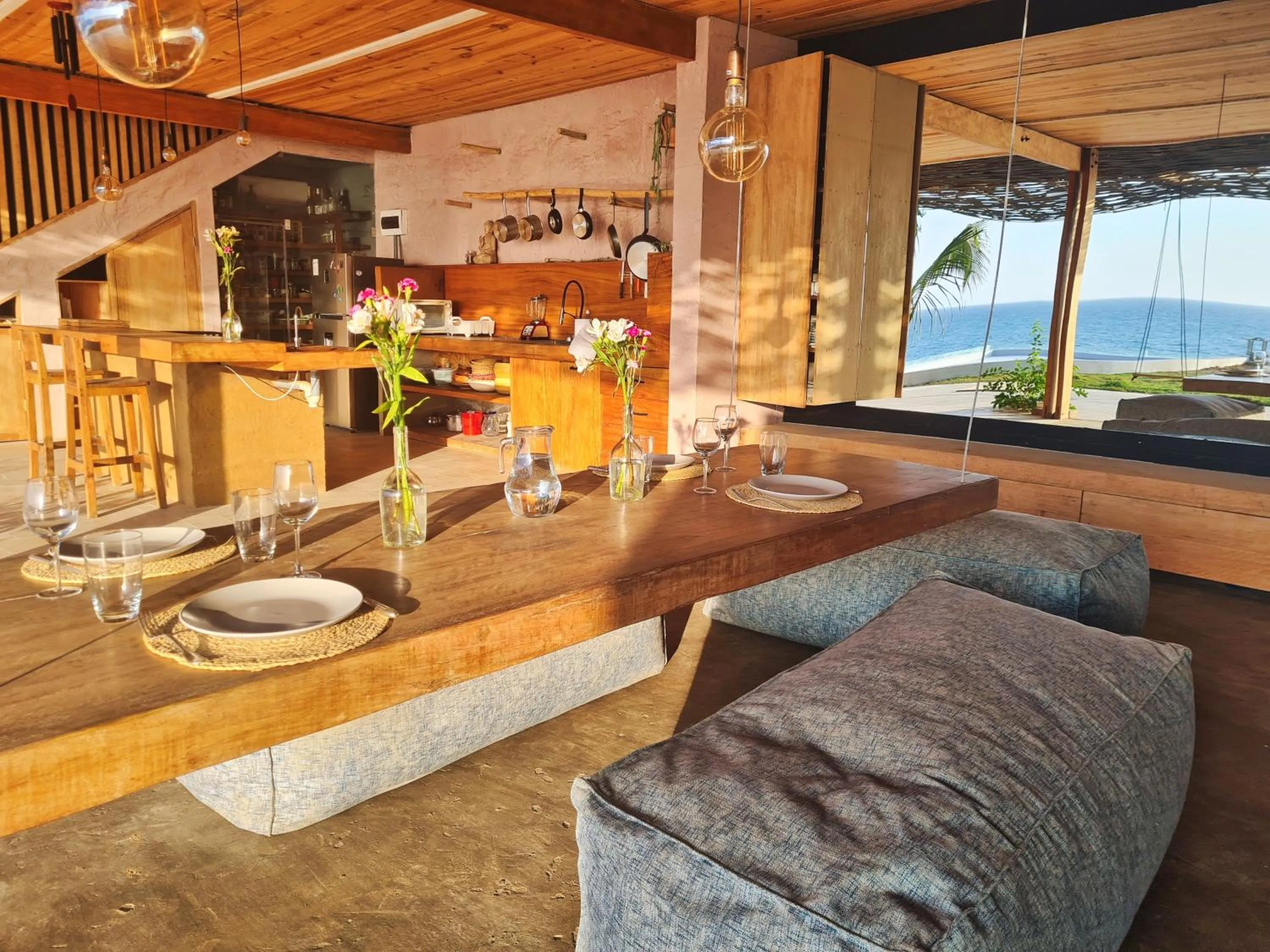Dining area in Alma Loft