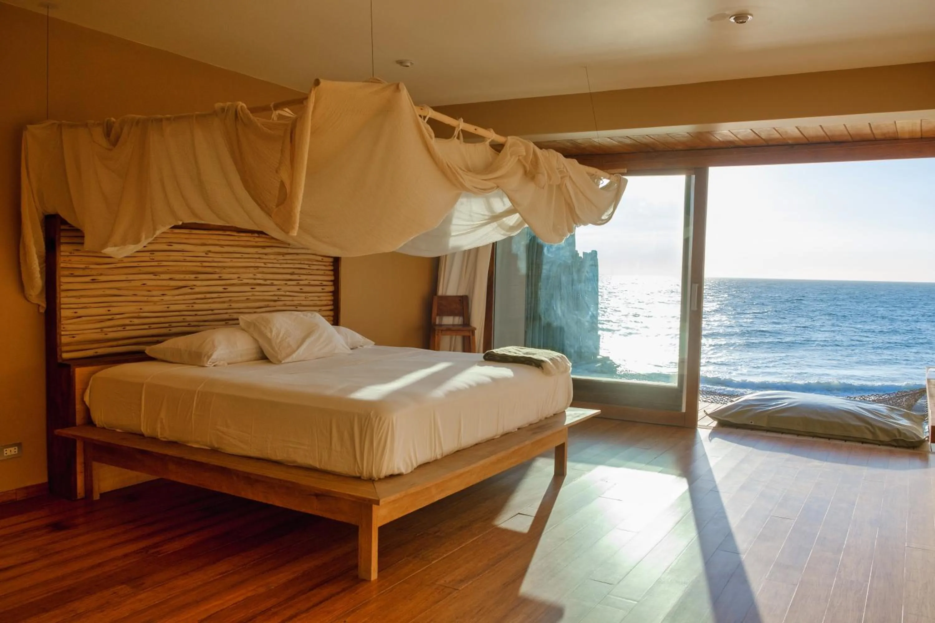 Photo of the whole room in Alma Loft