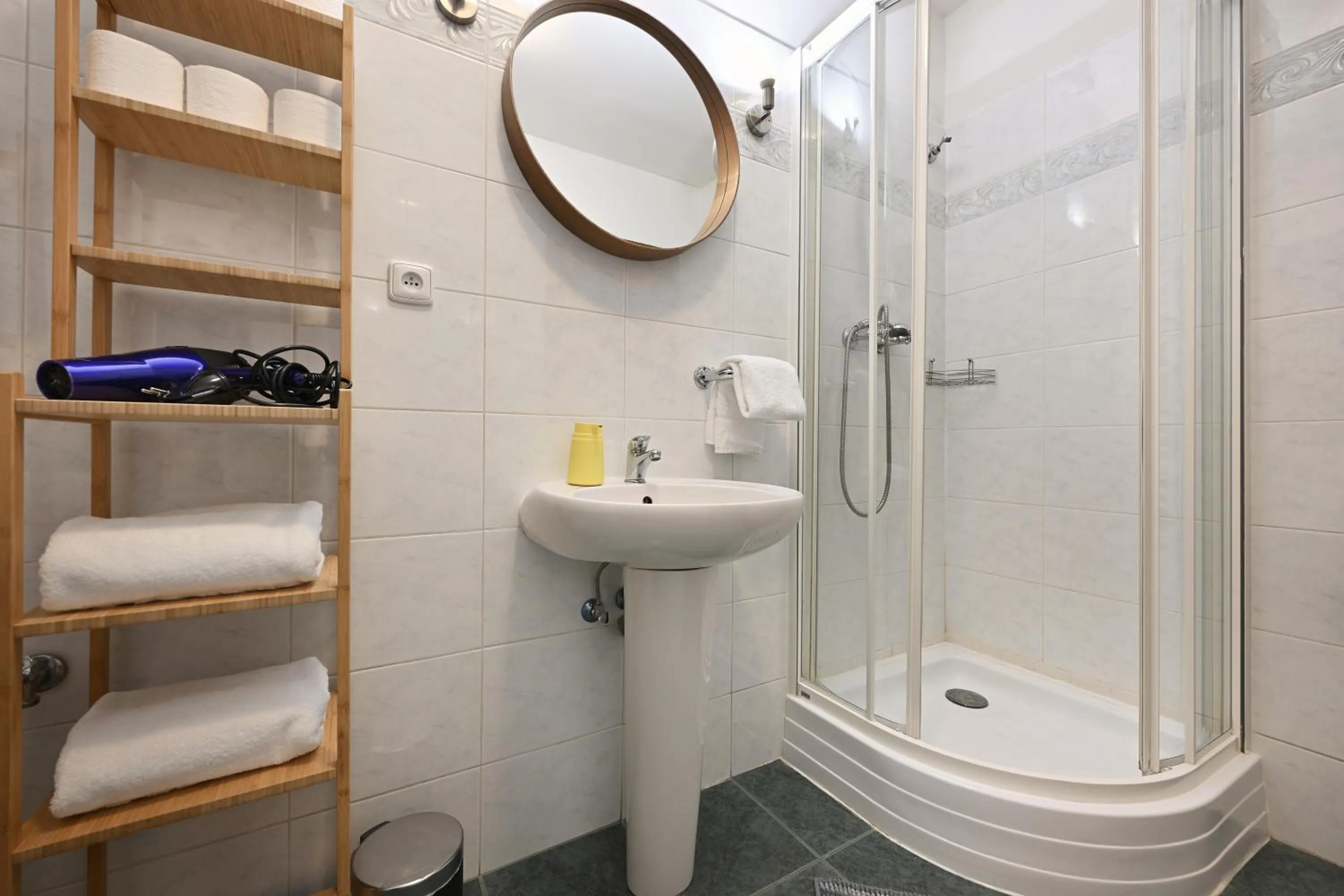 Shower in White Swan Boutique Apartments