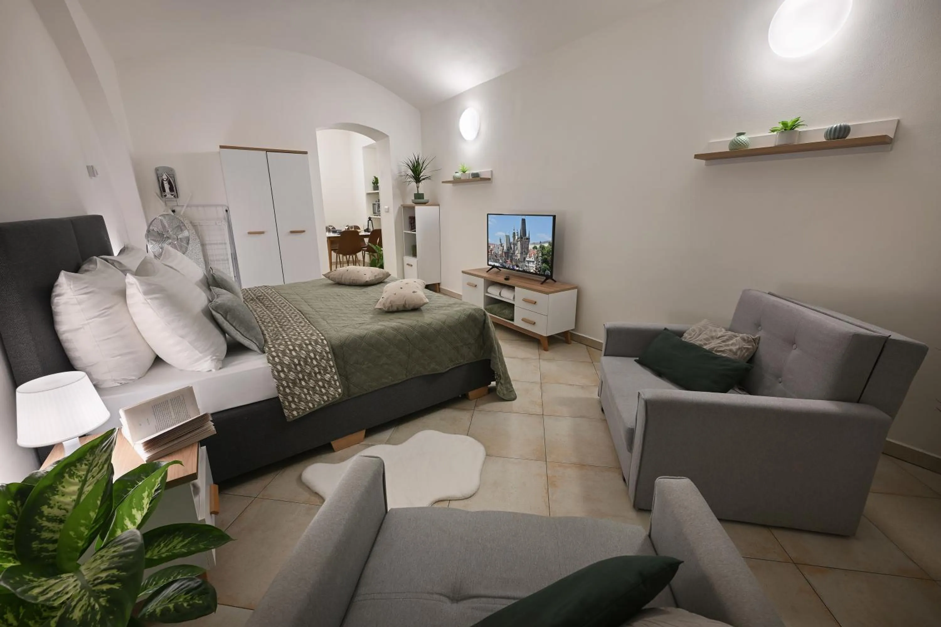 Photo of the whole room, Bed in White Swan Boutique Apartments