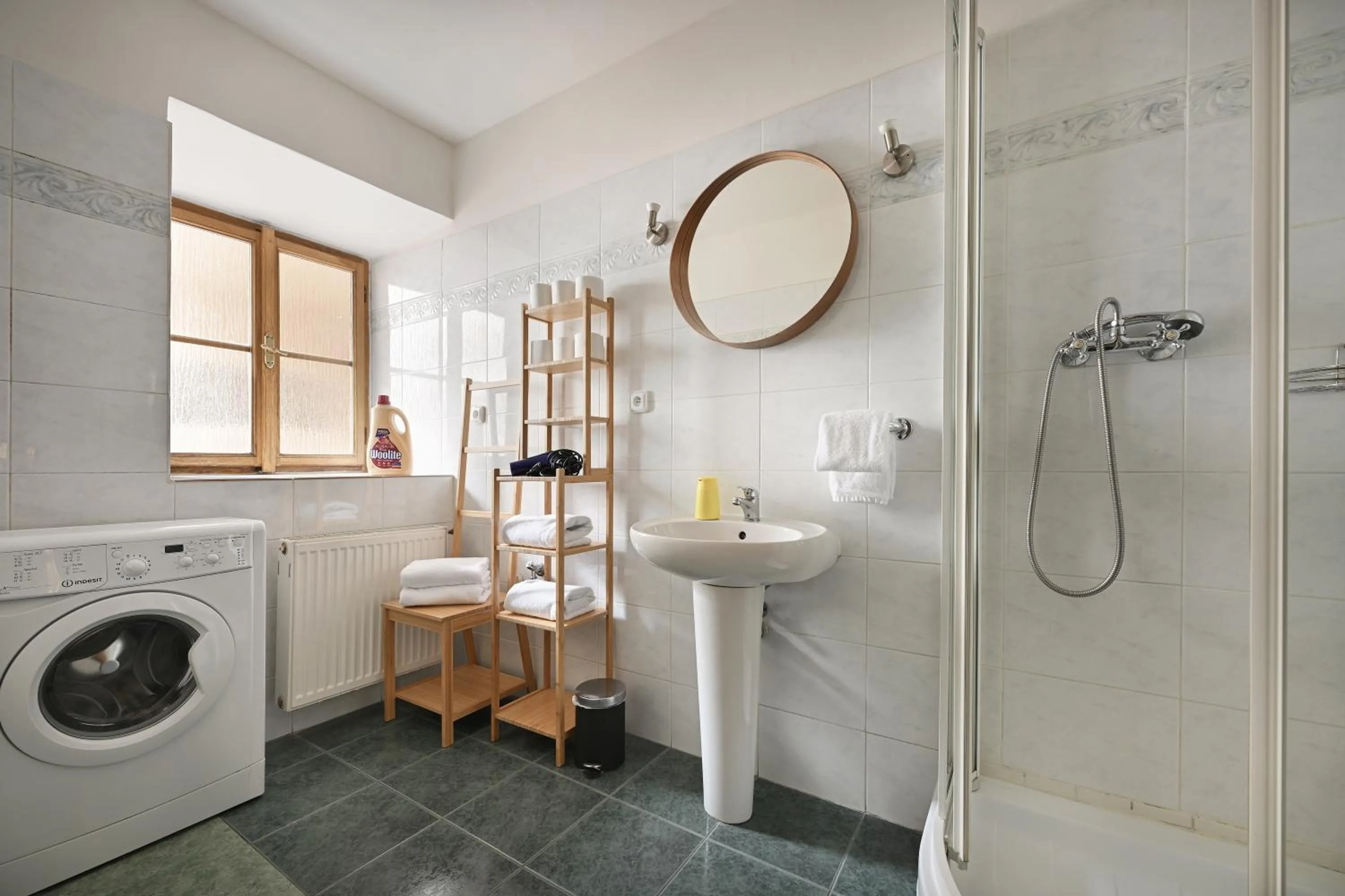 Shower in White Swan Boutique Apartments